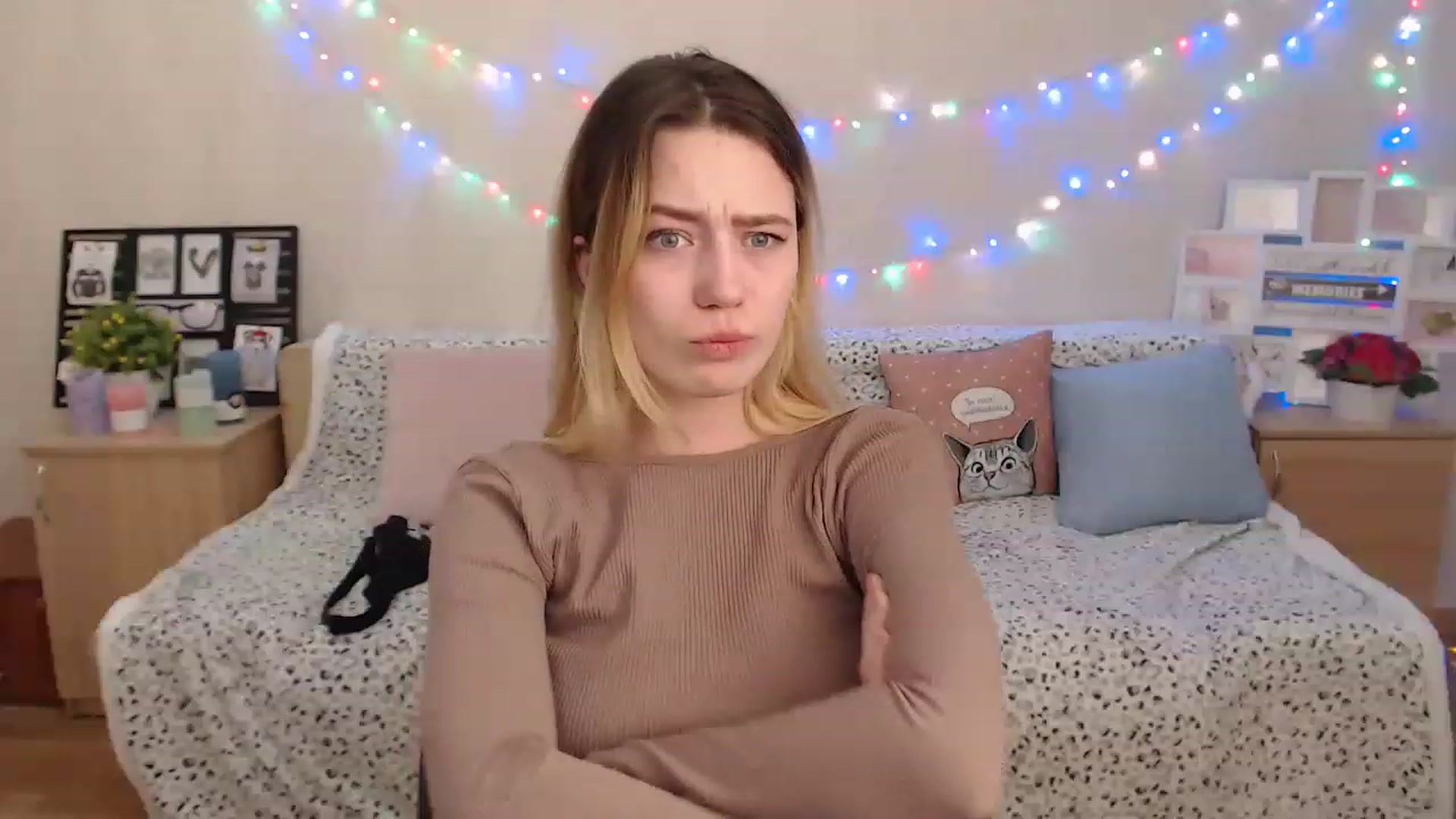 Gallery image thumbnail from Bayraktarka's myfreecams stream on, 12/18/2022, 17:33 image 2 of 20