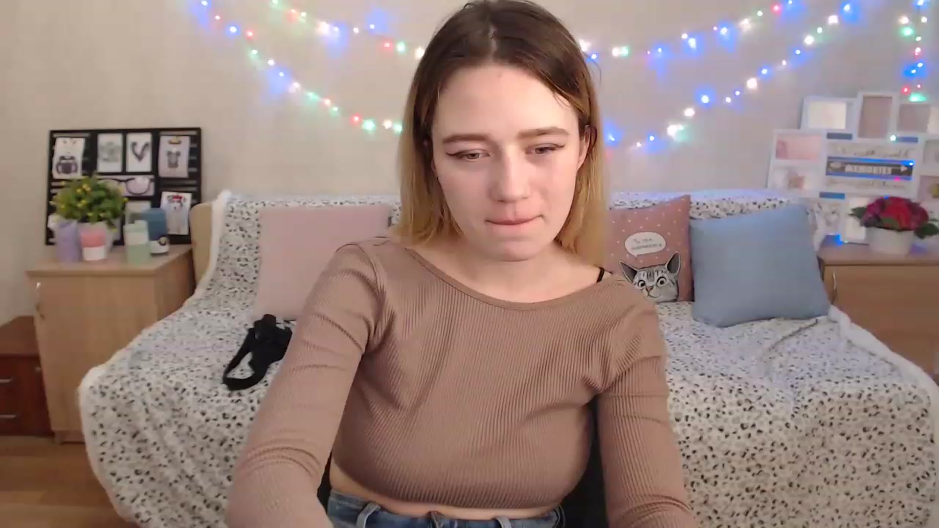 Gallery image thumbnail from Bayraktarka's myfreecams stream on, 12/18/2022, 17:33 image 8 of 20