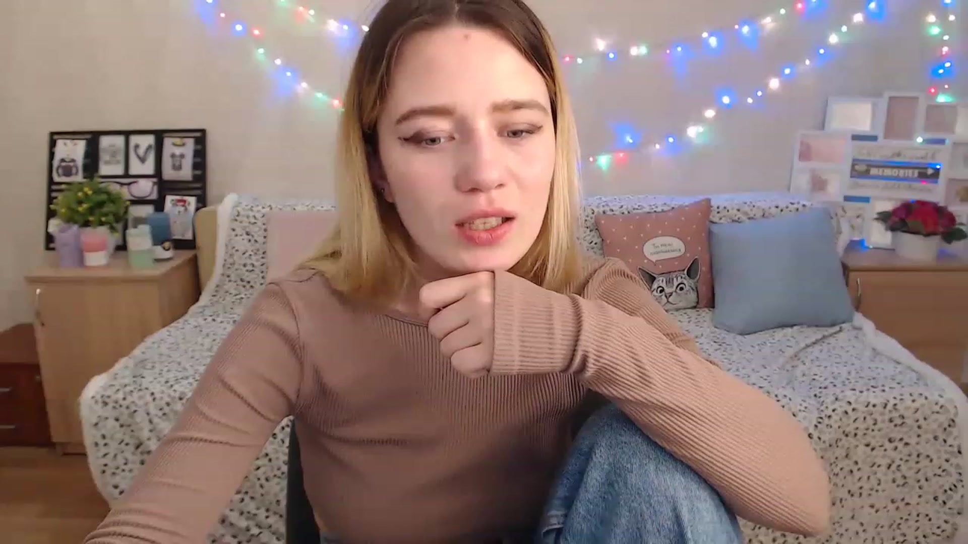 Gallery image thumbnail from Bayraktarka's myfreecams stream on, 12/18/2022, 18:32 image 19 of 20