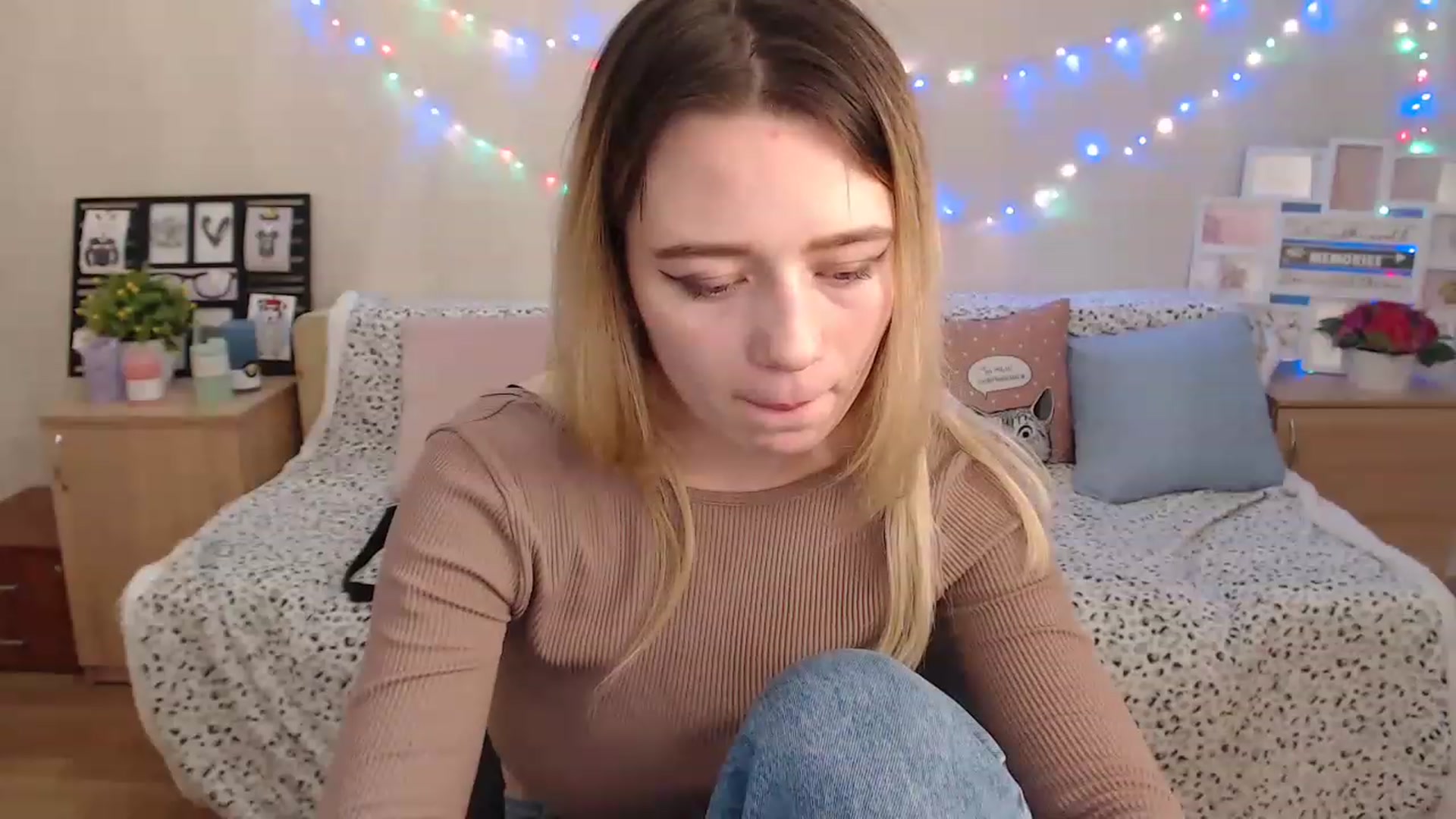 Gallery image thumbnail from Bayraktarka's myfreecams stream on, 12/18/2022, 18:32 image 2 of 20