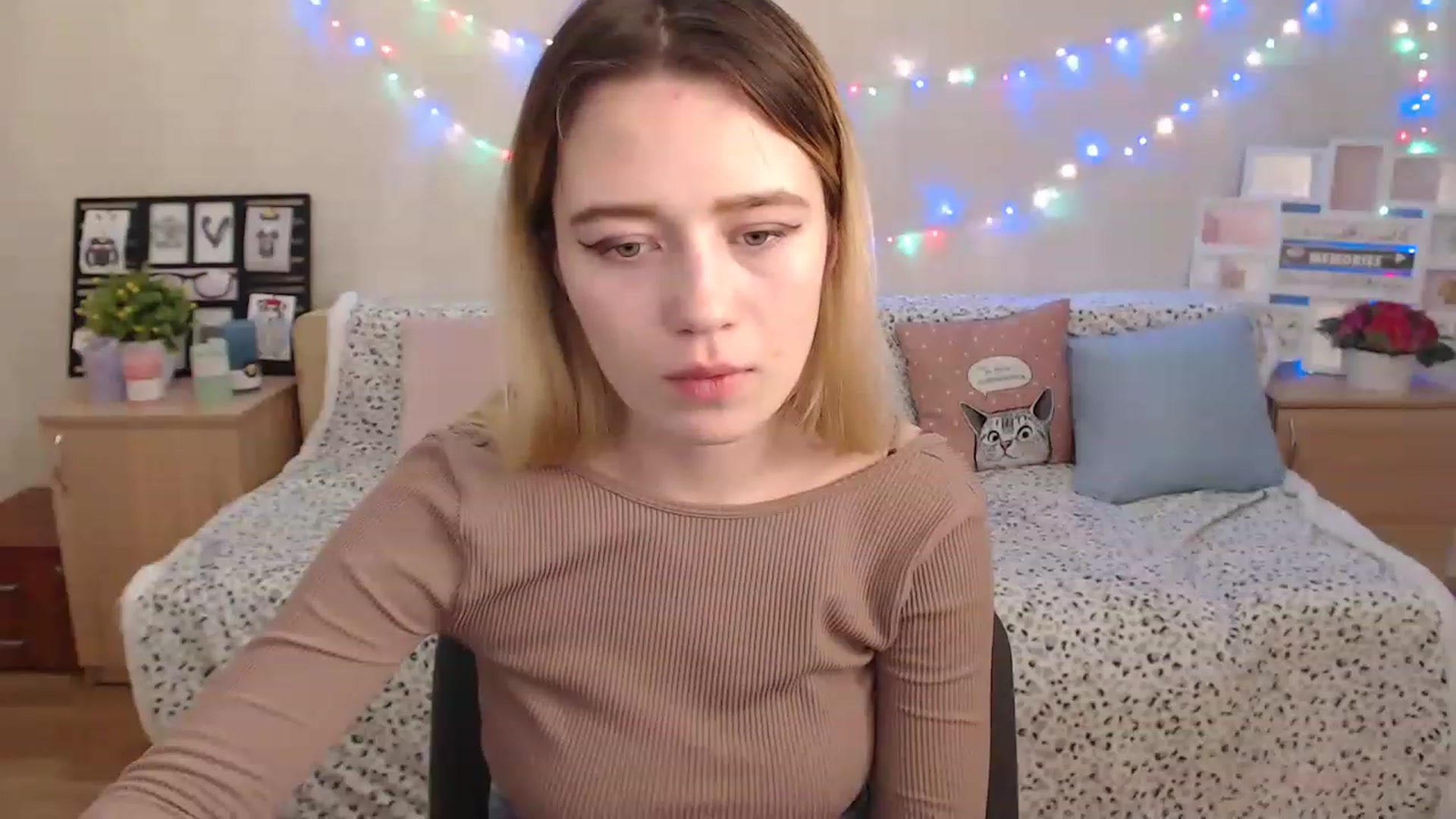 Gallery image thumbnail from Bayraktarka's myfreecams stream on, 12/18/2022, 18:32 image 11 of 20