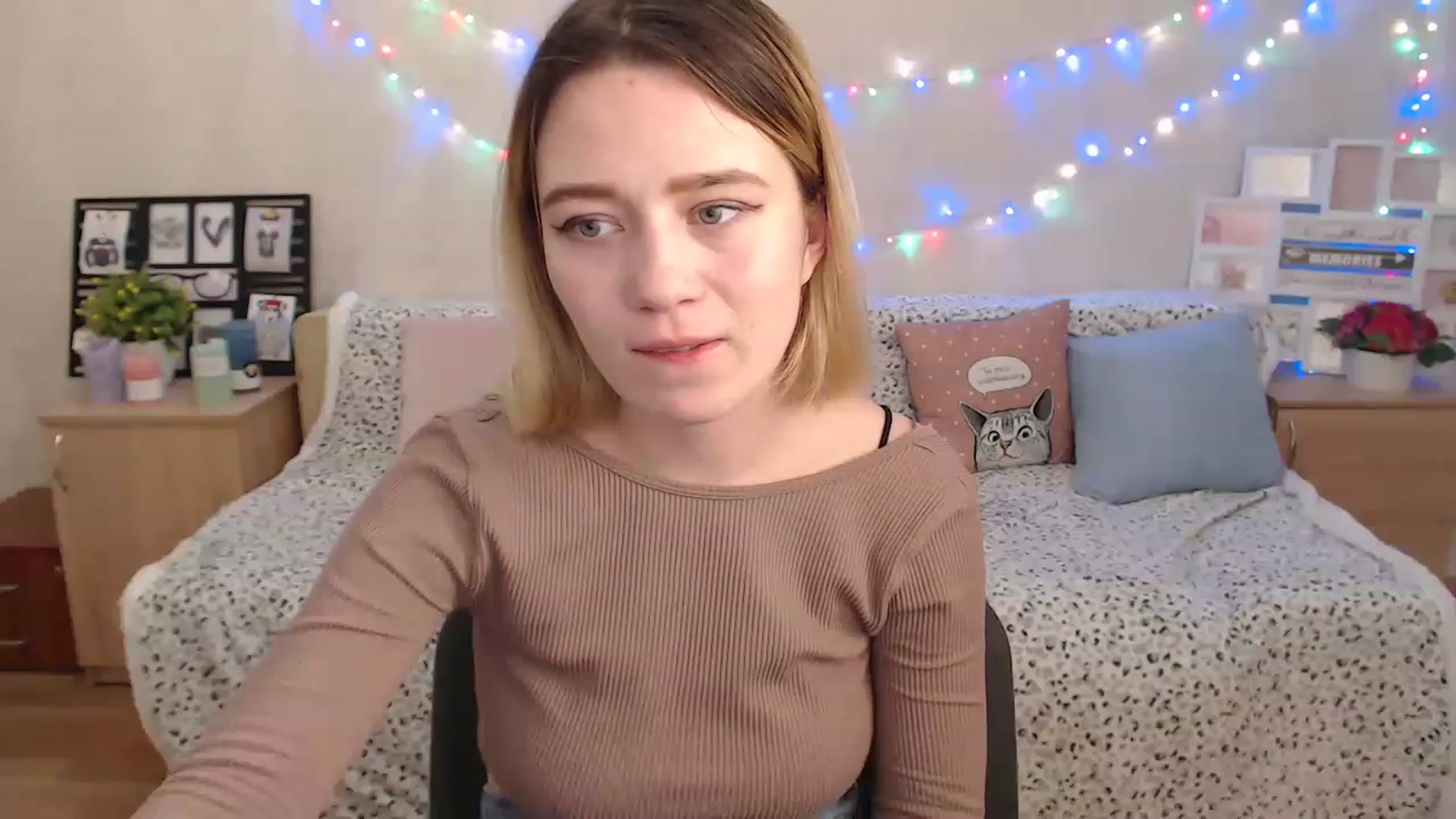 Gallery image thumbnail from Bayraktarka's myfreecams stream on, 12/18/2022, 18:32 image 10 of 20