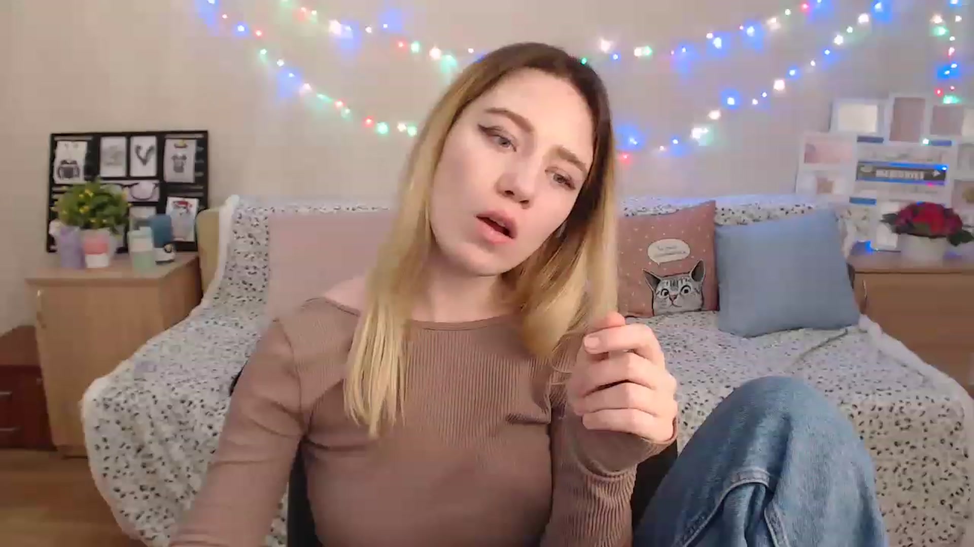 Gallery image thumbnail from Bayraktarka's myfreecams stream on, 12/18/2022, 18:32 image 4 of 20