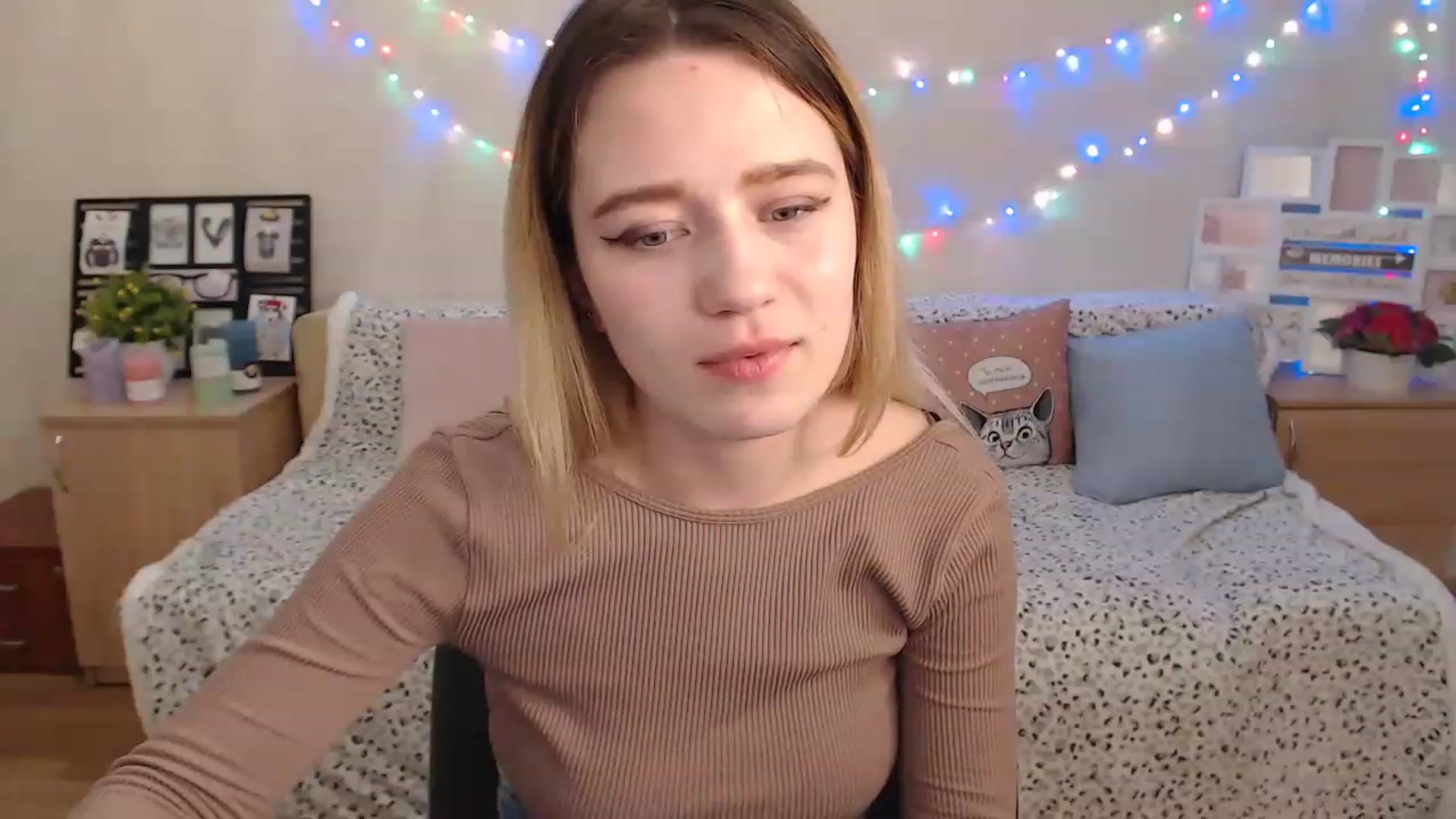 Gallery image thumbnail from Bayraktarka's myfreecams stream on, 12/18/2022, 18:32 image 7 of 20