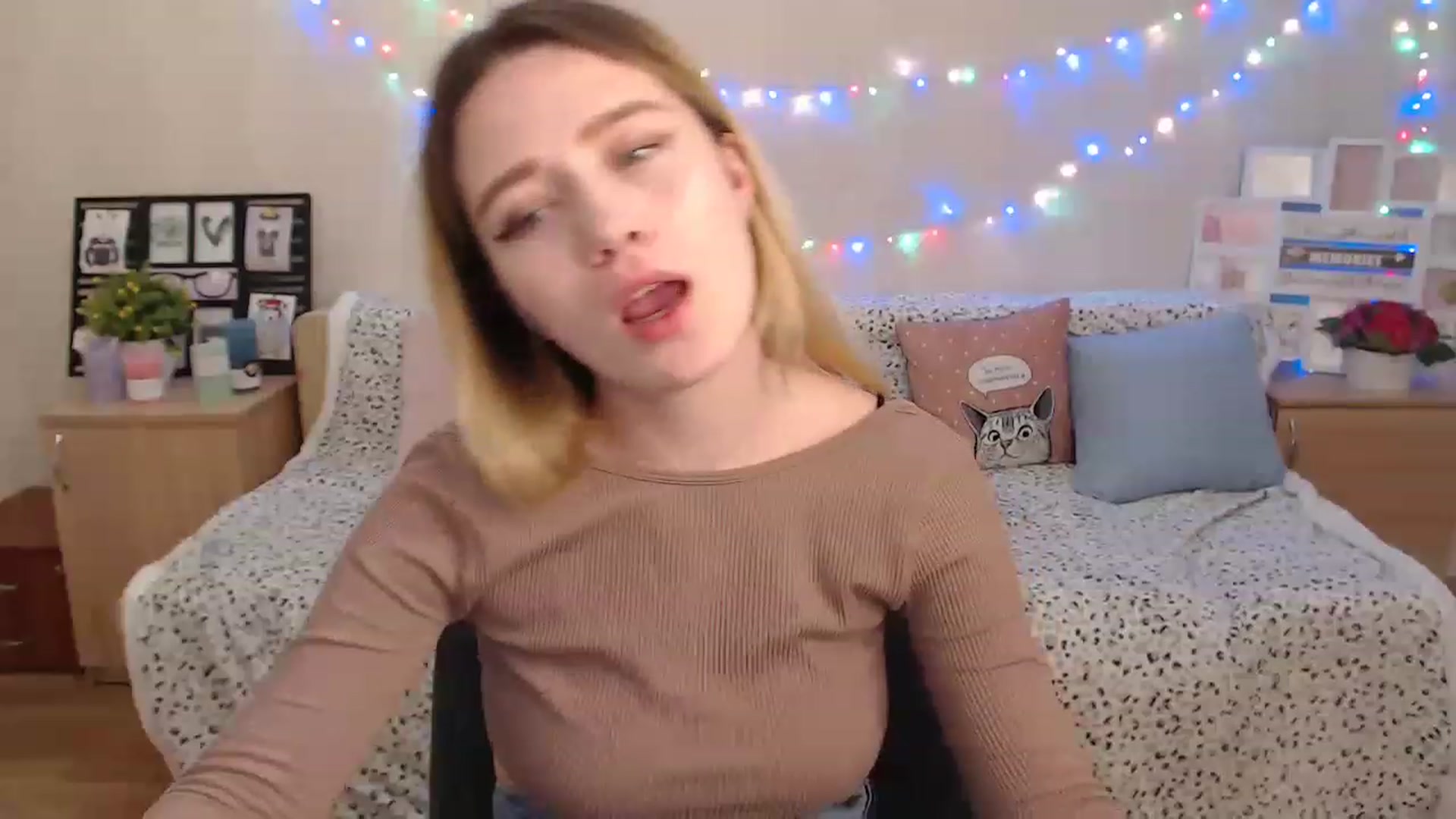 Gallery image thumbnail from Bayraktarka's myfreecams stream on, 12/18/2022, 18:32 image 13 of 20