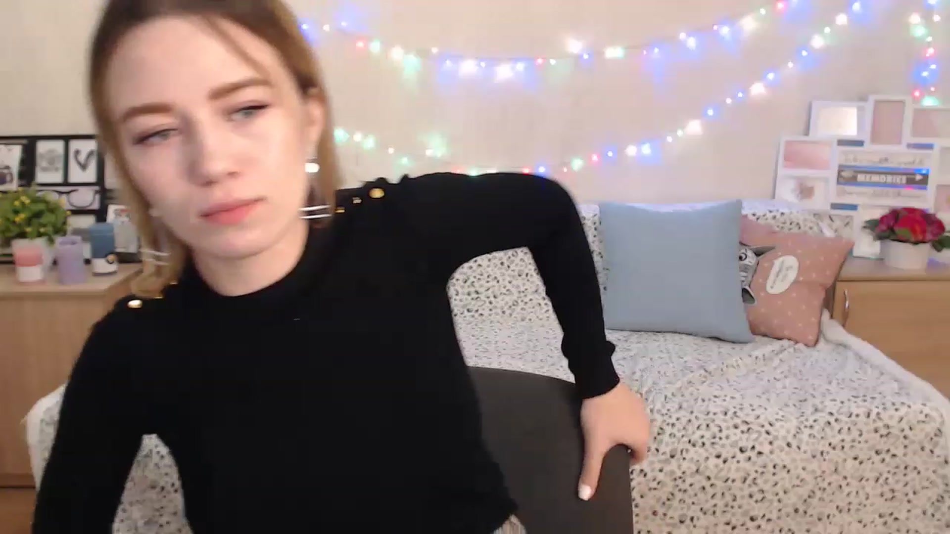 Gallery image thumbnail from Bayraktarka's myfreecams stream on, 12/23/2022, 13:21 image 5 of 20