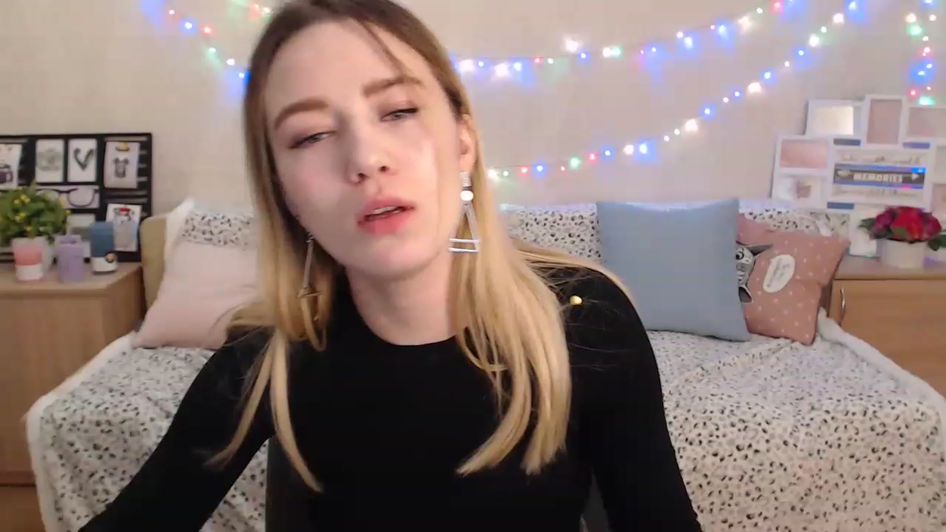 Gallery image thumbnail from Bayraktarka's myfreecams stream on, 12/23/2022, 13:21 image 4 of 20