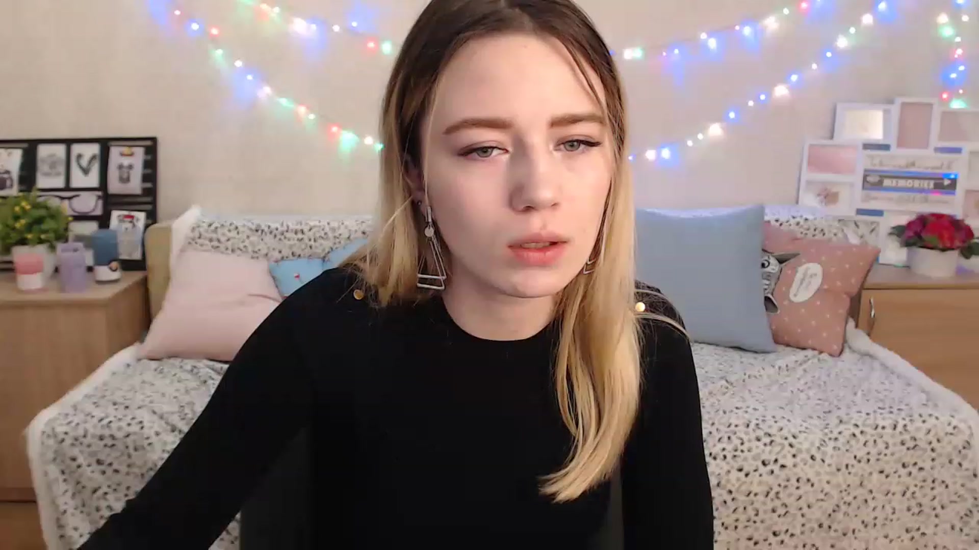 Gallery image thumbnail from Bayraktarka's myfreecams stream on, 12/23/2022, 13:21 image 8 of 20