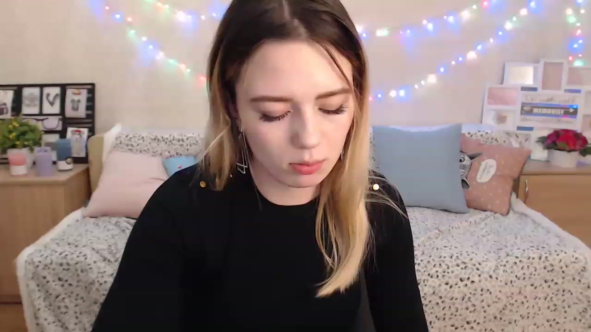 Gallery image thumbnail from Bayraktarka's myfreecams stream on, 12/23/2022, 13:21 image 9 of 20
