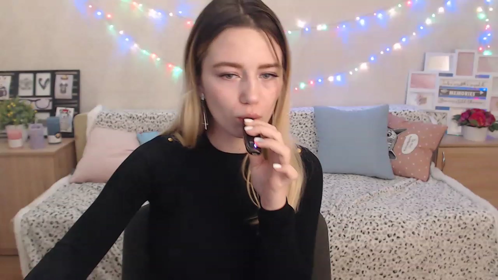 Gallery image thumbnail from Bayraktarka's myfreecams stream on, 12/23/2022, 13:21 image 15 of 20