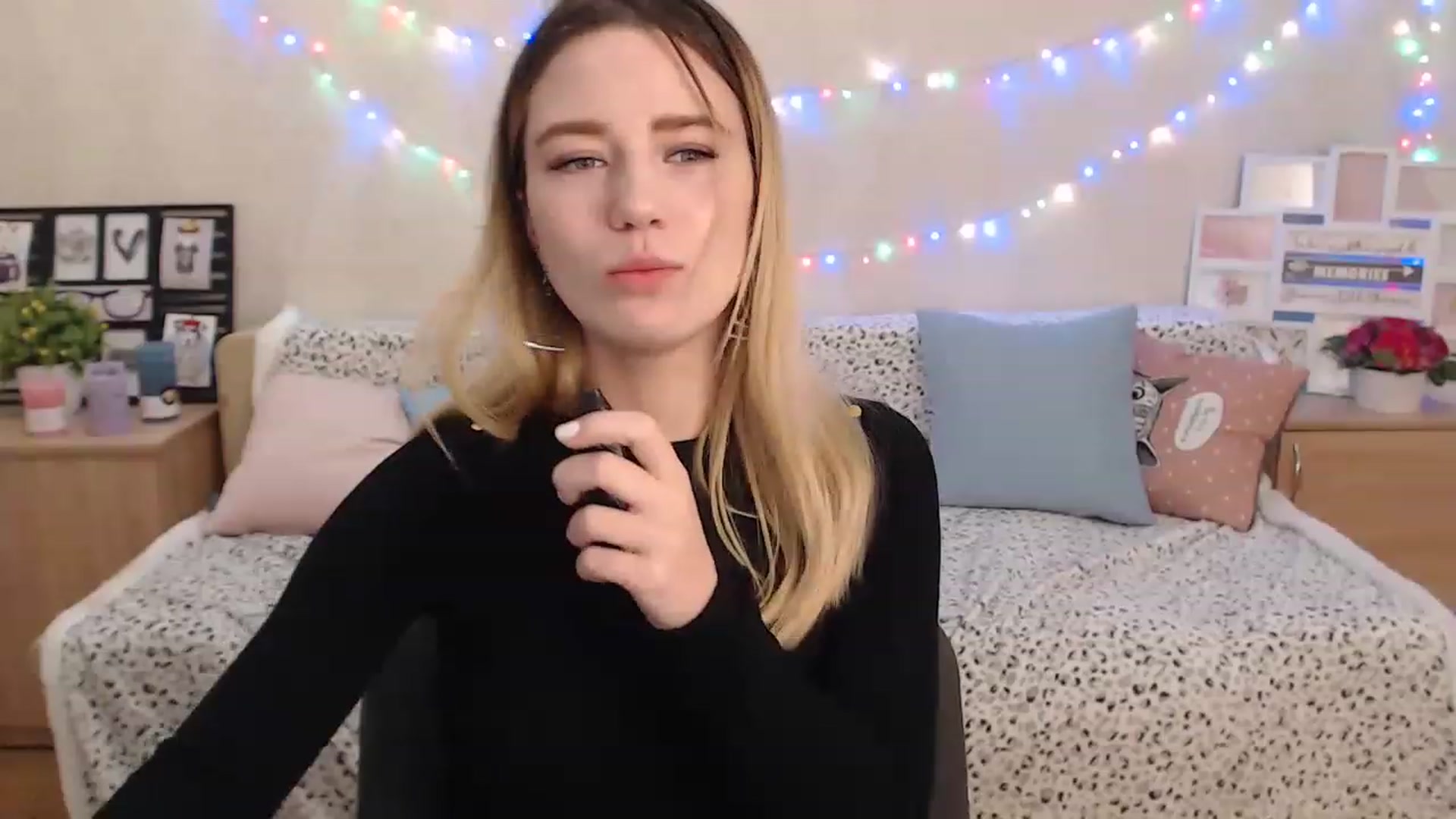 Gallery image thumbnail from Bayraktarka's myfreecams stream on, 12/23/2022, 13:21 image 14 of 20