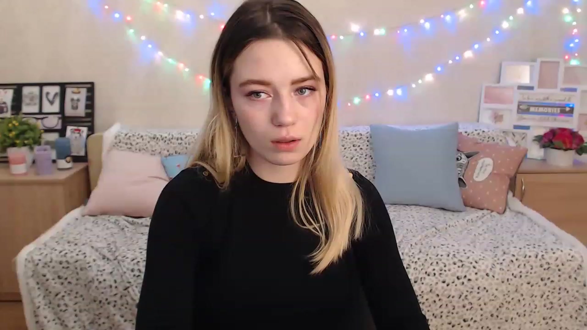 Gallery image thumbnail from Bayraktarka's myfreecams stream on, 12/23/2022, 13:21 image 17 of 20