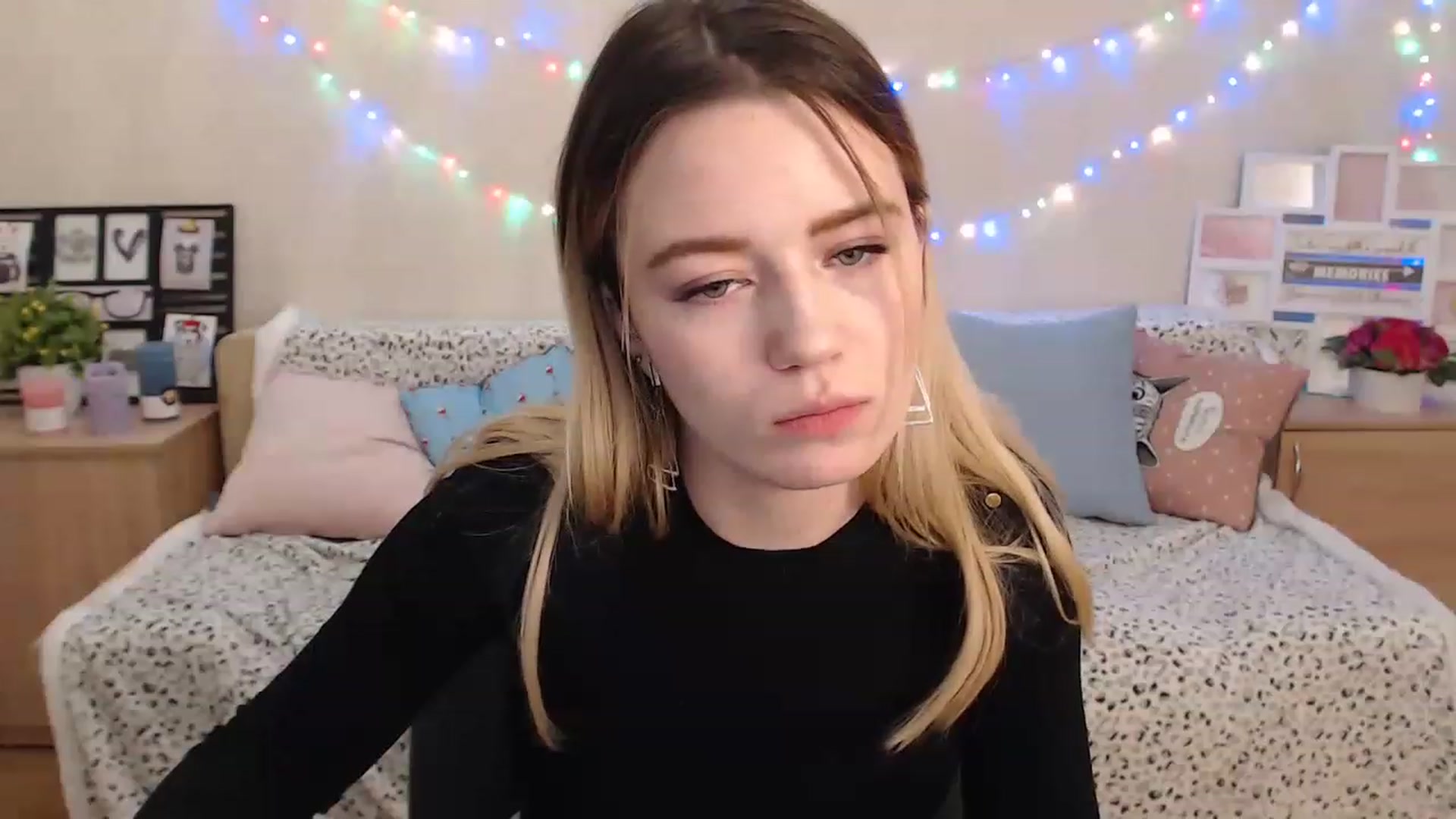 Gallery image thumbnail from Bayraktarka's myfreecams stream on, 12/23/2022, 13:21 image 3 of 20