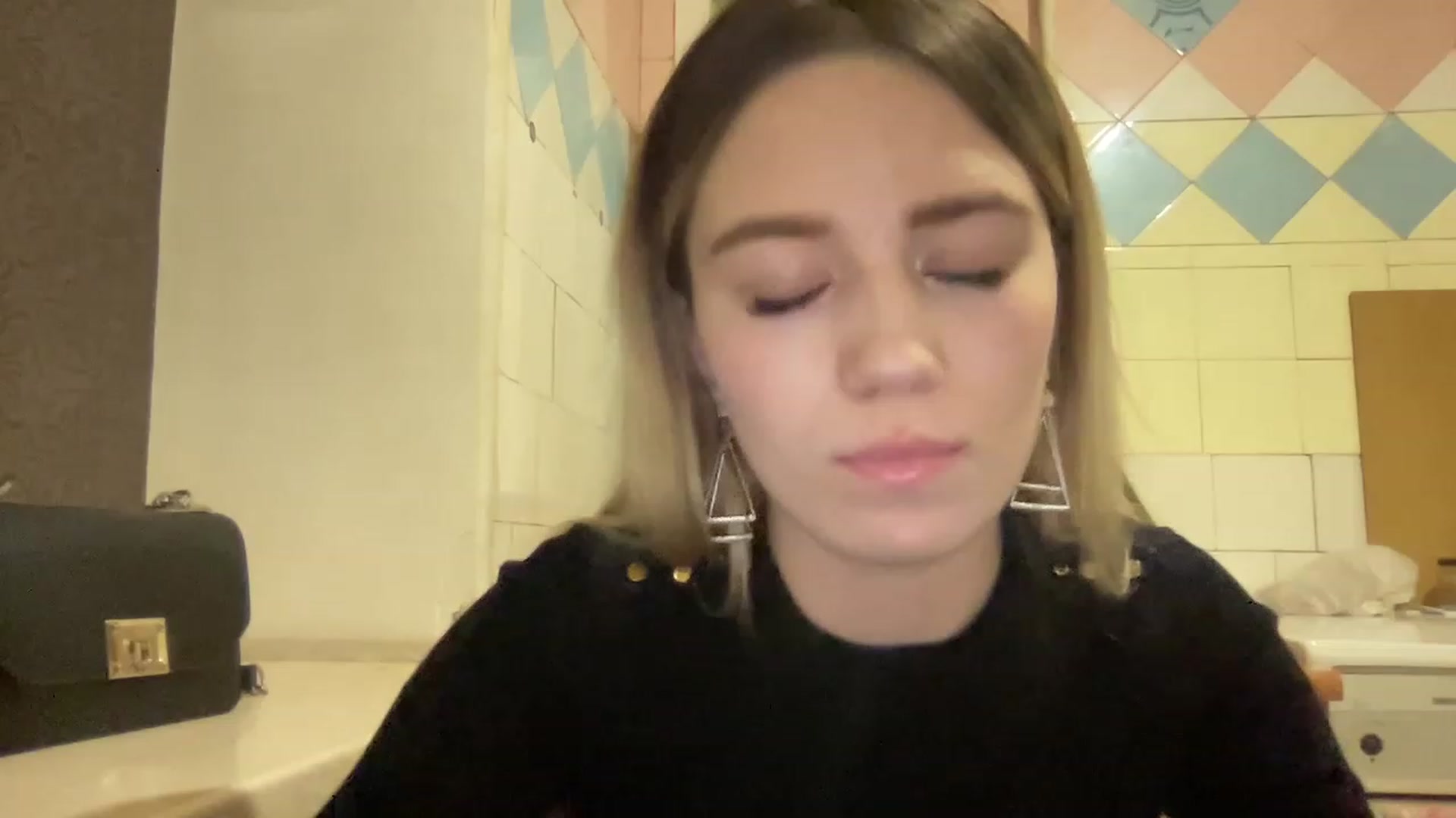 Gallery image thumbnail from Bayraktarka's myfreecams stream on, 12/23/2022, 16:39 image 15 of 20