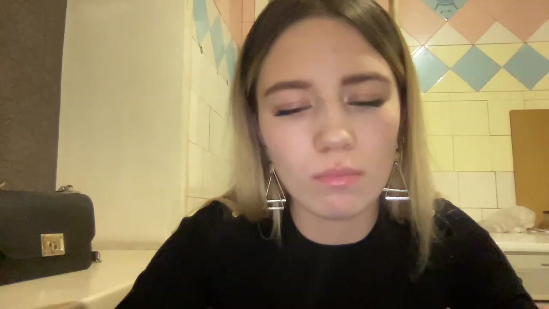 Gallery image thumbnail from Bayraktarka's myfreecams stream on, 12/23/2022, 16:39 image 16 of 20