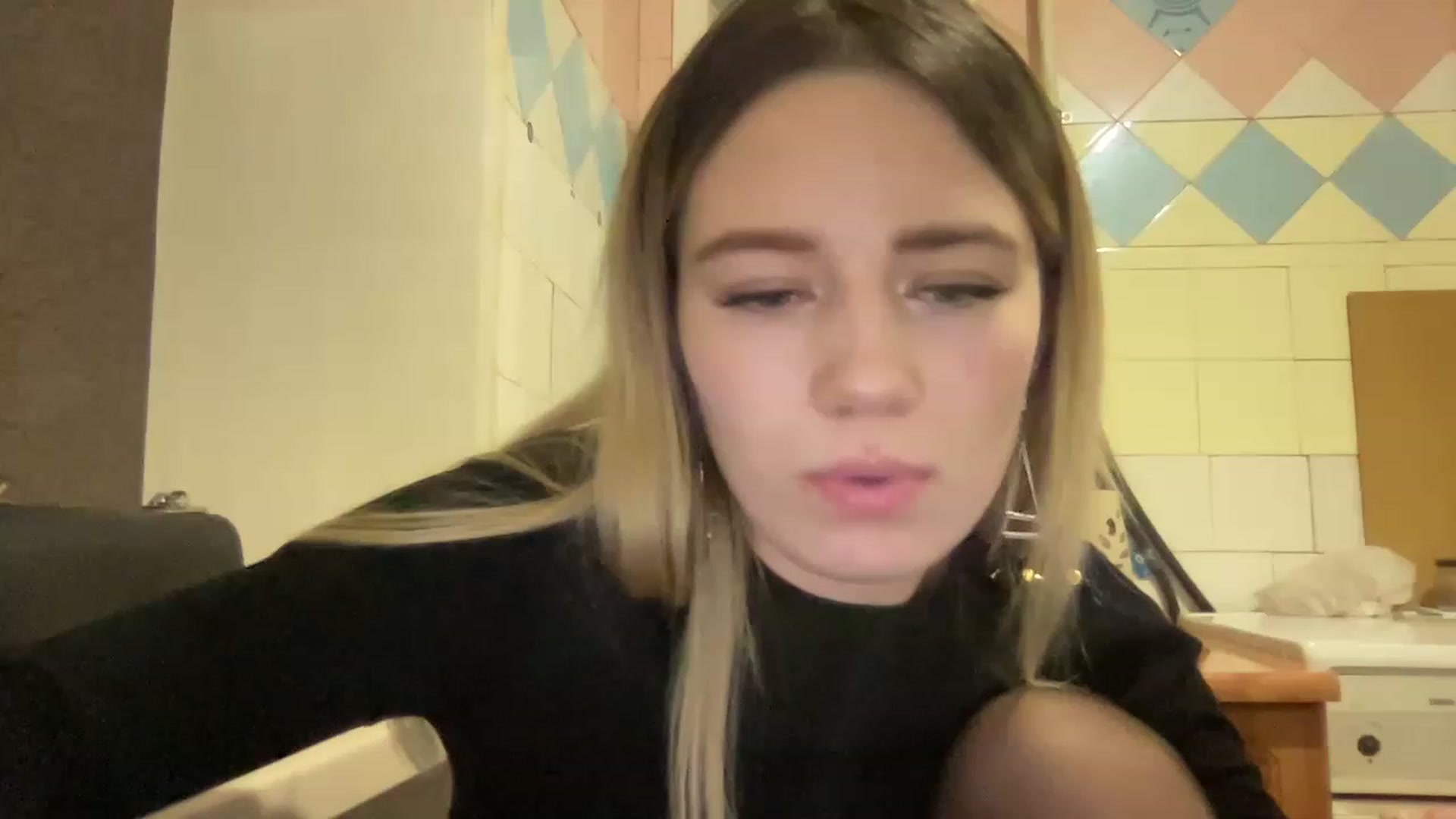 Gallery image thumbnail from Bayraktarka's myfreecams stream on, 12/23/2022, 16:39 image 20 of 20