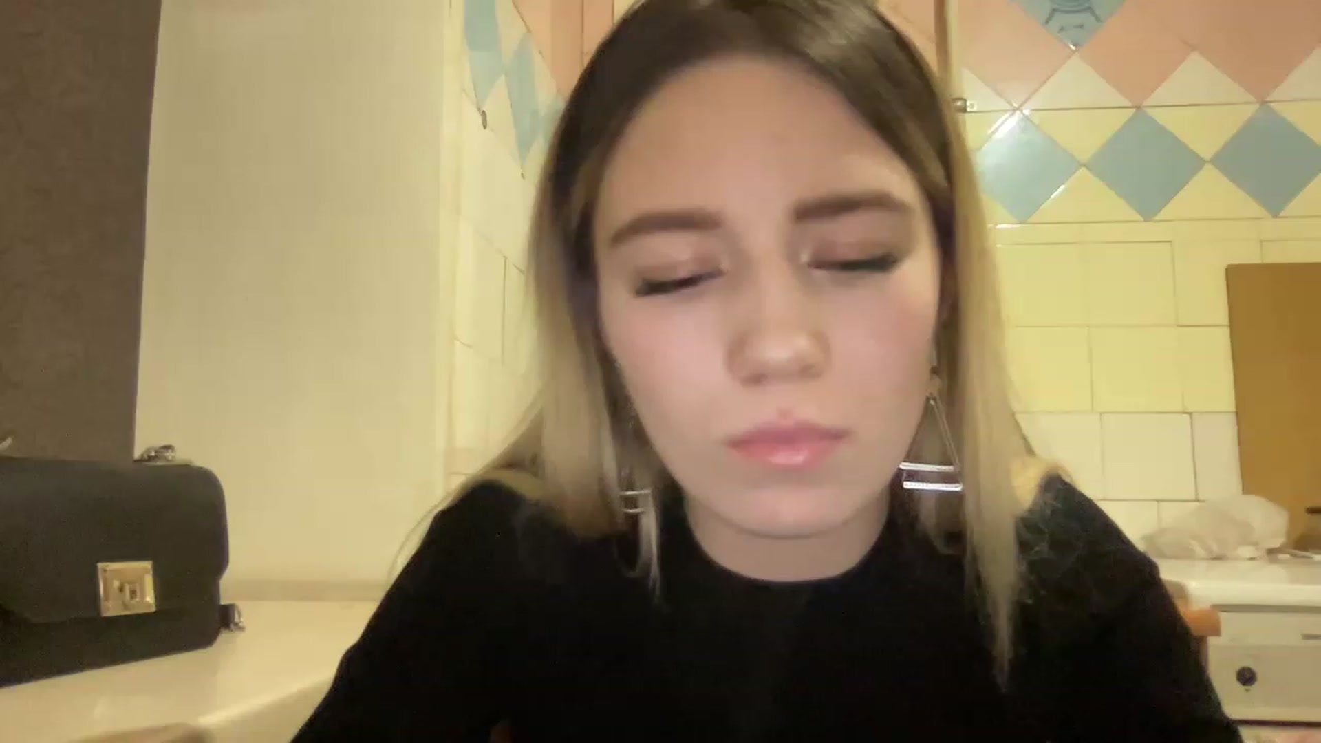 Gallery image thumbnail from Bayraktarka's myfreecams stream on, 12/23/2022, 16:39 image 17 of 20