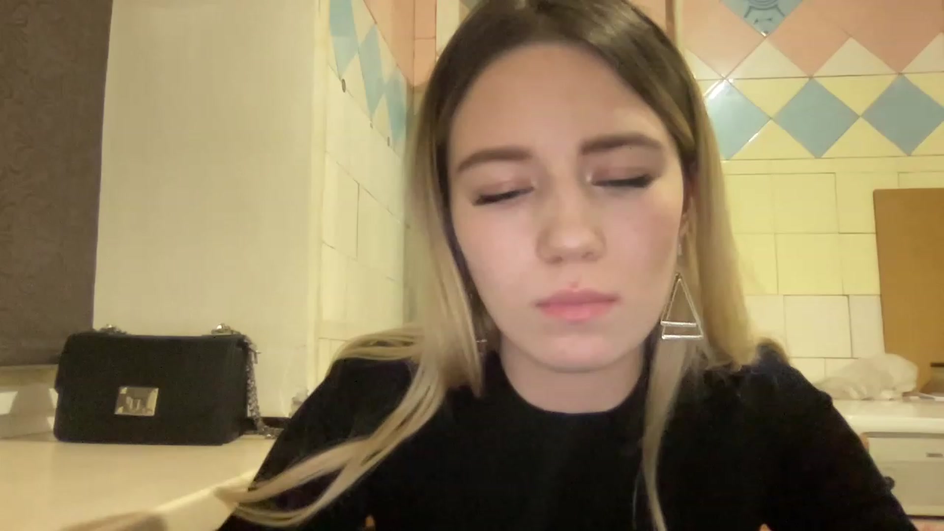 Gallery image thumbnail from Bayraktarka's myfreecams stream on, 12/23/2022, 16:39 image 12 of 20