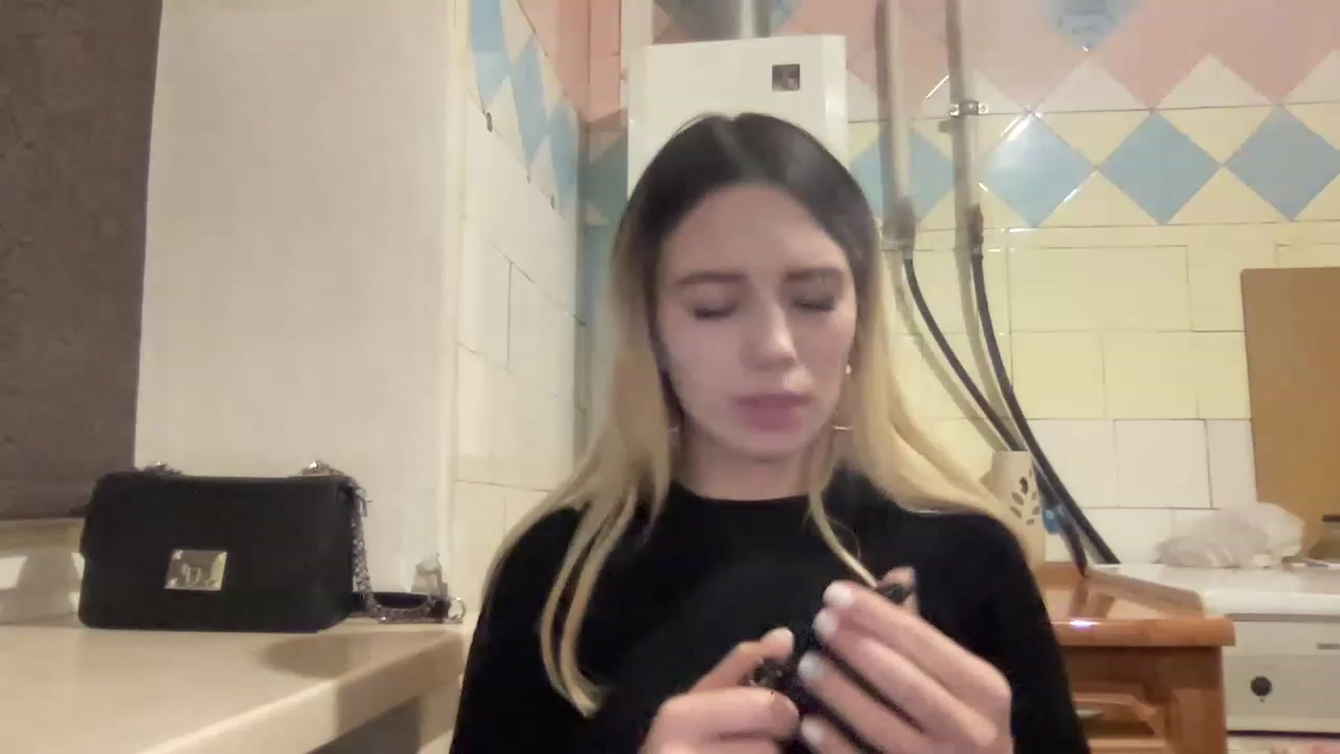 Gallery image thumbnail from Bayraktarka's myfreecams stream on, 12/23/2022, 16:39 image 13 of 20