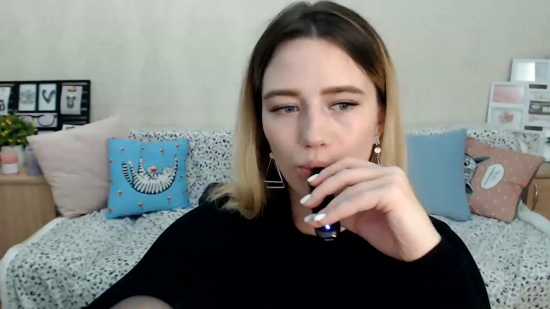 Gallery image thumbnail from Bayraktarka's myfreecams stream on, 12/24/2022, 15:23 image 2 of 20