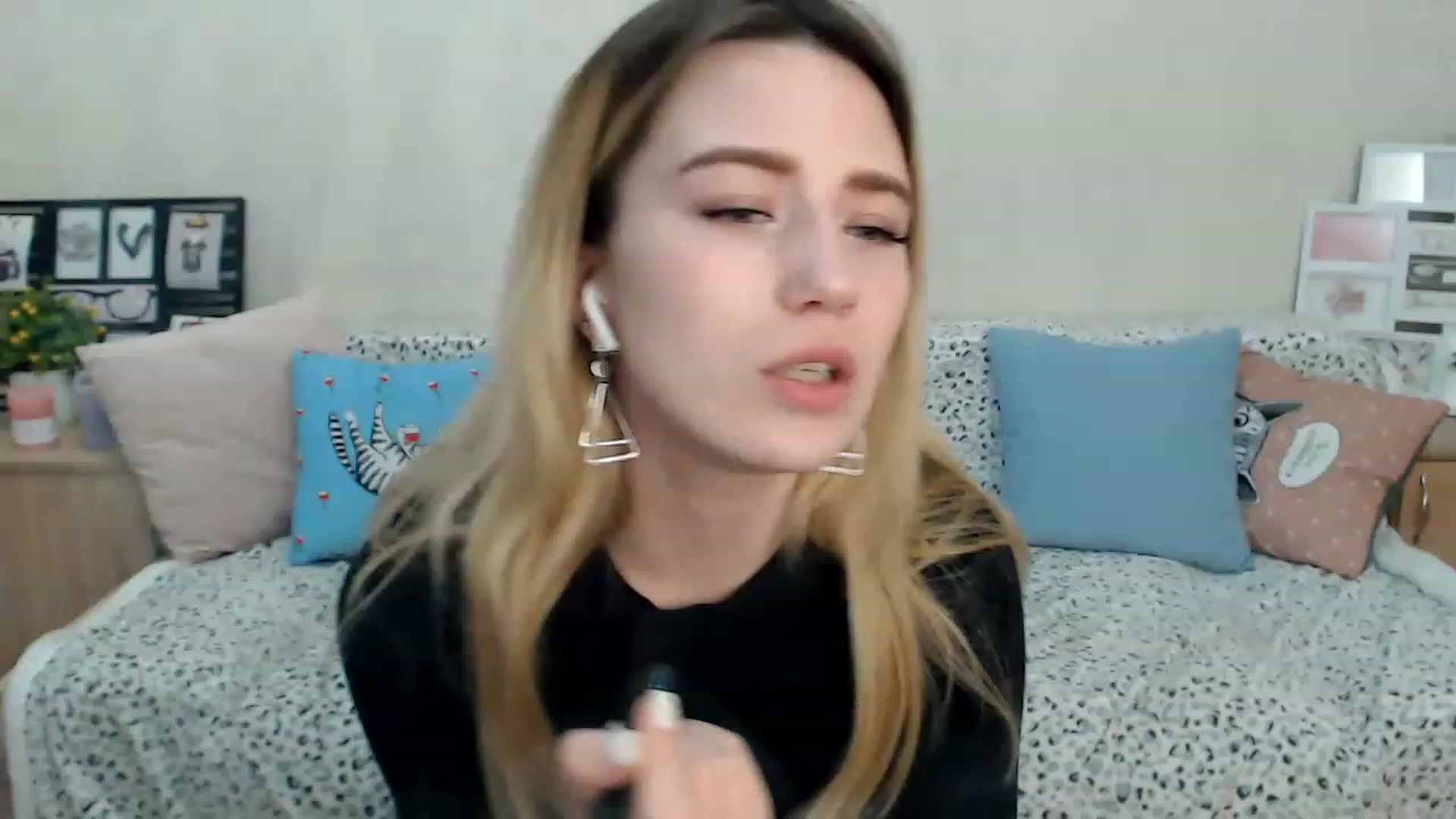 Gallery image thumbnail from Bayraktarka's myfreecams stream on, 12/24/2022, 15:23 image 19 of 20