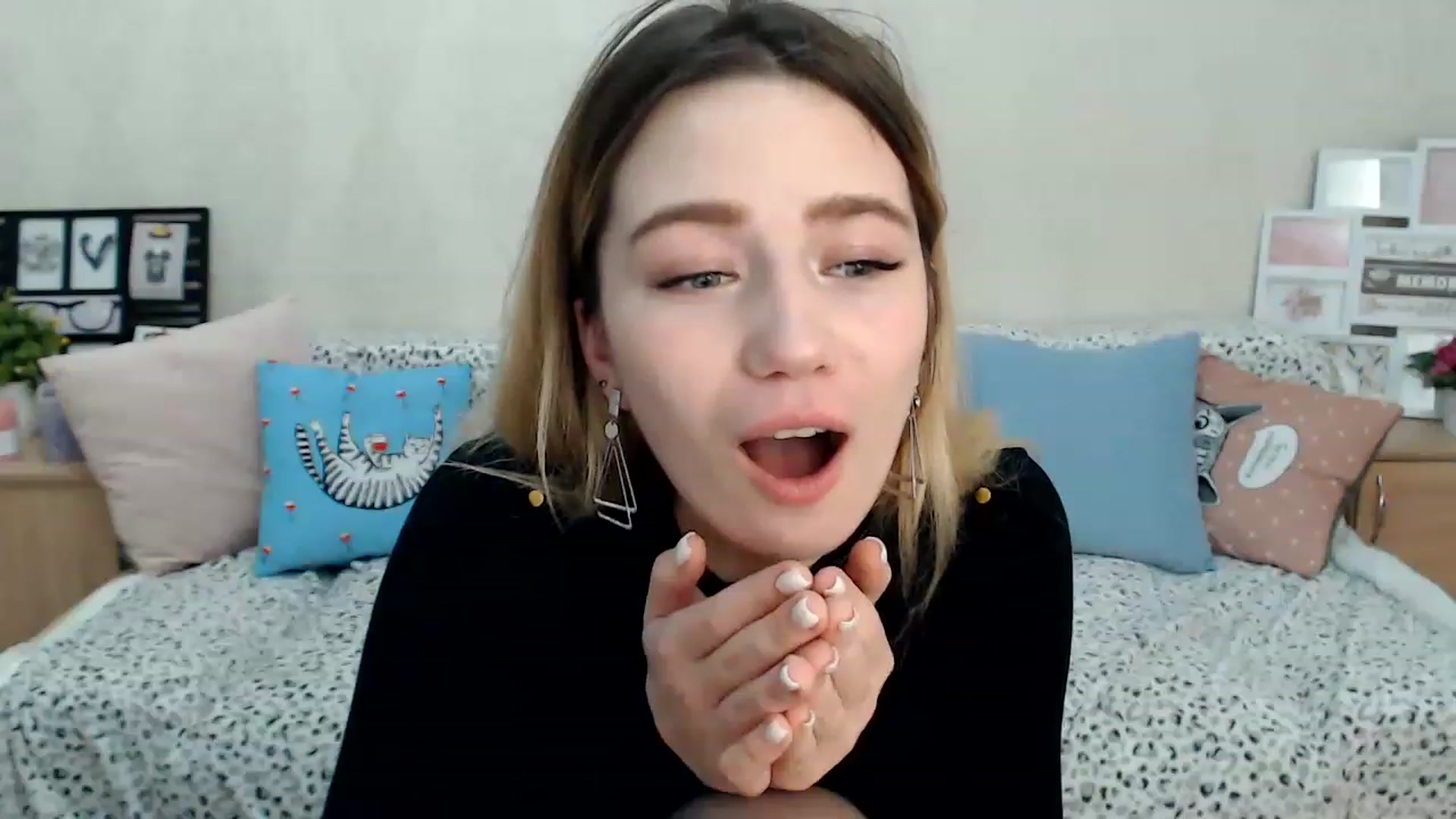 Gallery image thumbnail from Bayraktarka's myfreecams stream on, 12/24/2022, 16:16 image 16 of 20