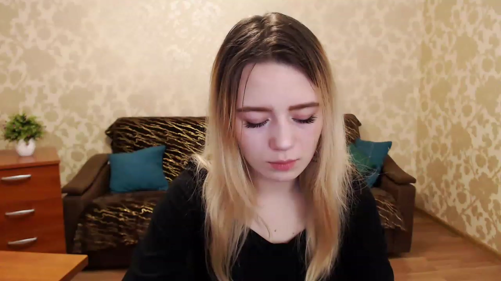 Gallery image thumbnail from Bayraktarka's myfreecams stream on, 12/26/2022, 08:05 image 3 of 20