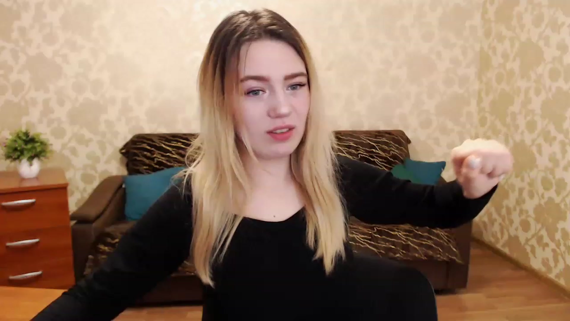 Gallery image thumbnail from Bayraktarka's myfreecams stream on, 12/26/2022, 08:05 image 6 of 20