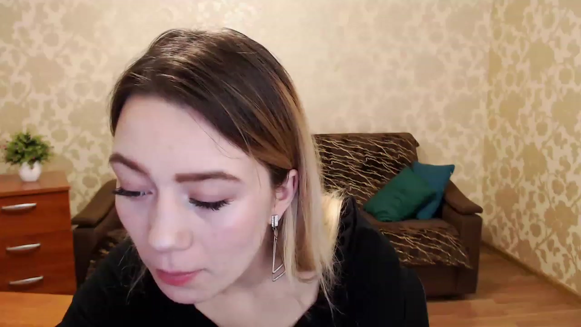 Gallery image thumbnail from Bayraktarka's myfreecams stream on, 12/26/2022, 08:05 image 12 of 20