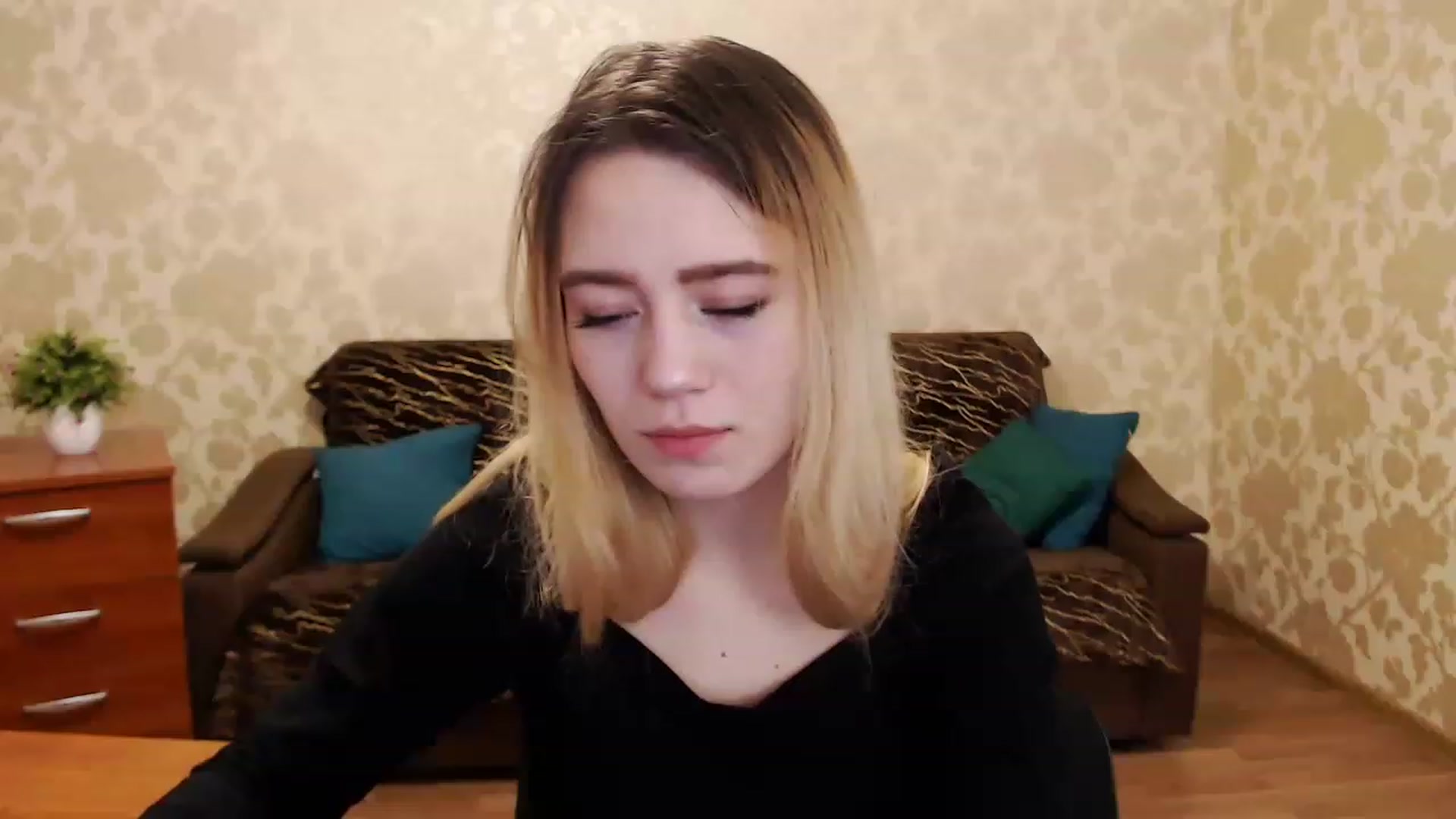 Gallery image thumbnail from Bayraktarka's myfreecams stream on, 12/26/2022, 08:05 image 1 of 20
