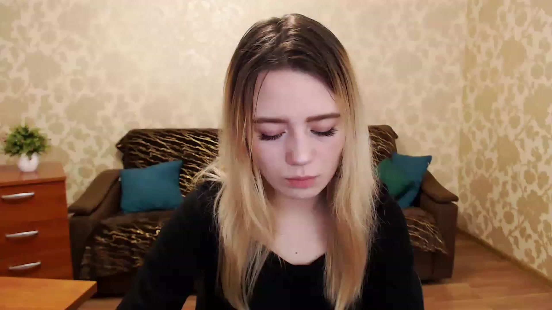 Gallery image thumbnail from Bayraktarka's myfreecams stream on, 12/26/2022, 08:05 image 5 of 20