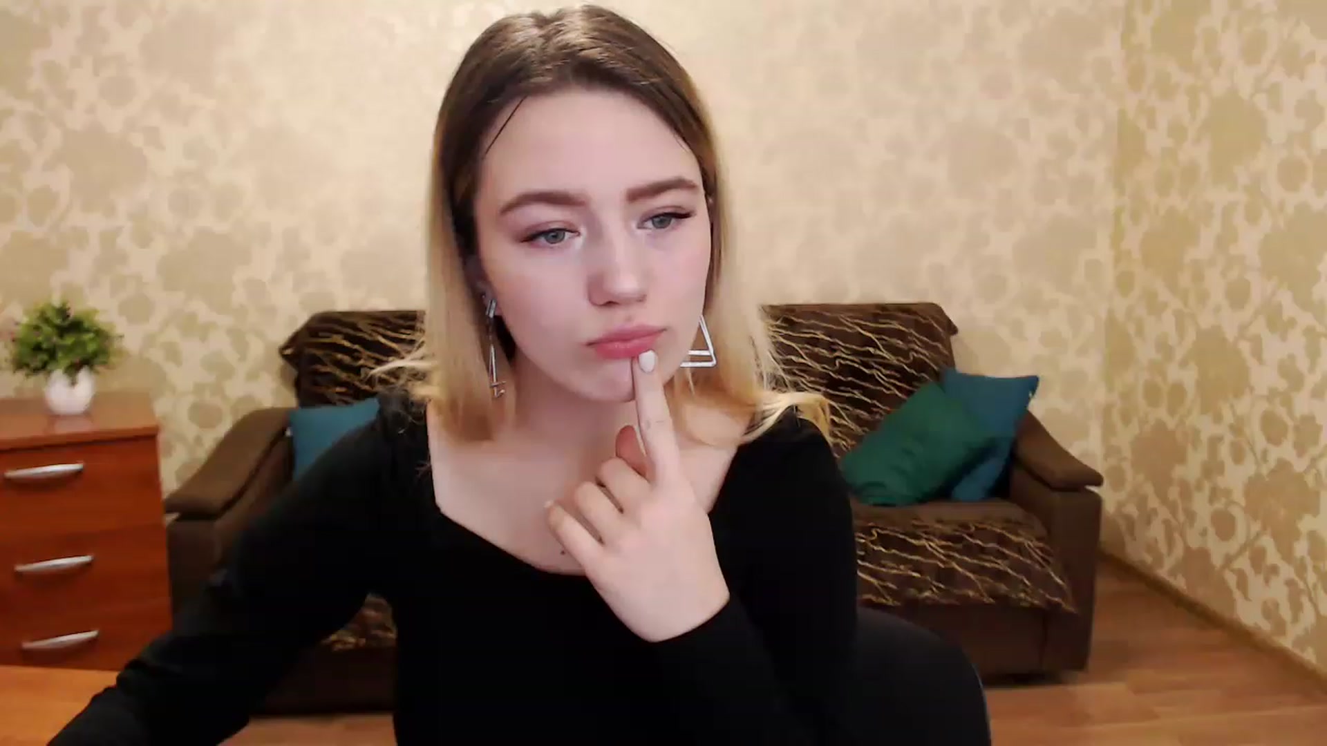 Gallery image thumbnail from Bayraktarka's myfreecams stream on, 12/26/2022, 08:05 image 15 of 20