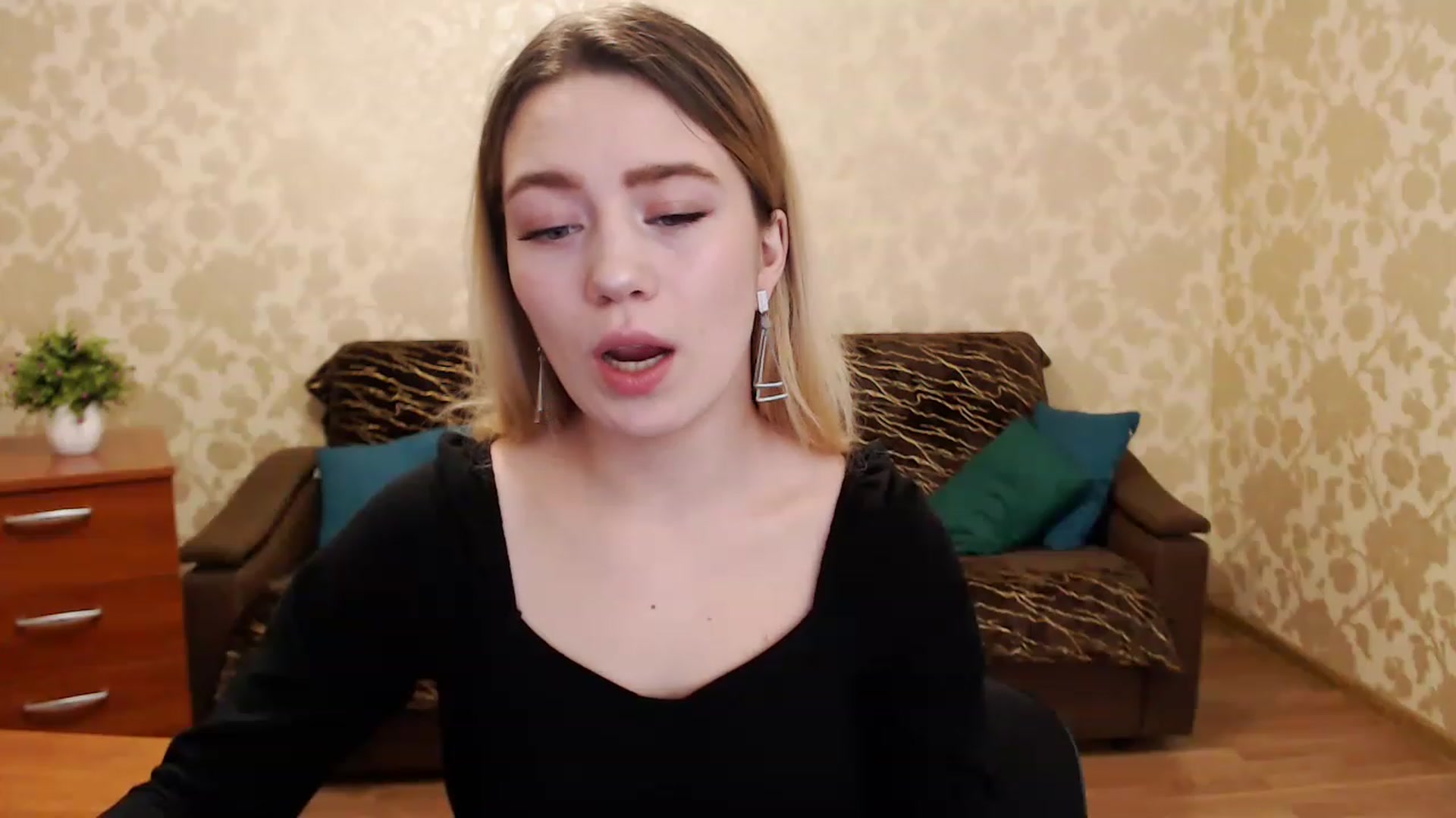 Gallery image thumbnail from Bayraktarka's myfreecams stream on, 12/26/2022, 08:05 image 18 of 20