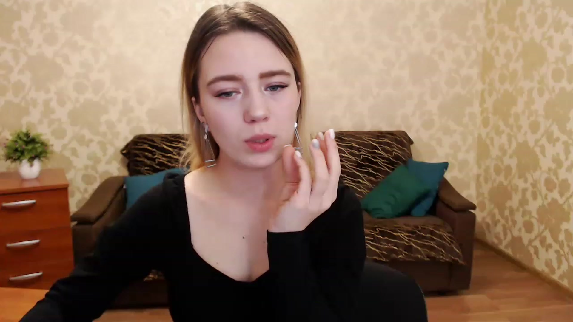 Gallery image thumbnail from Bayraktarka's myfreecams stream on, 12/26/2022, 08:05 image 17 of 20
