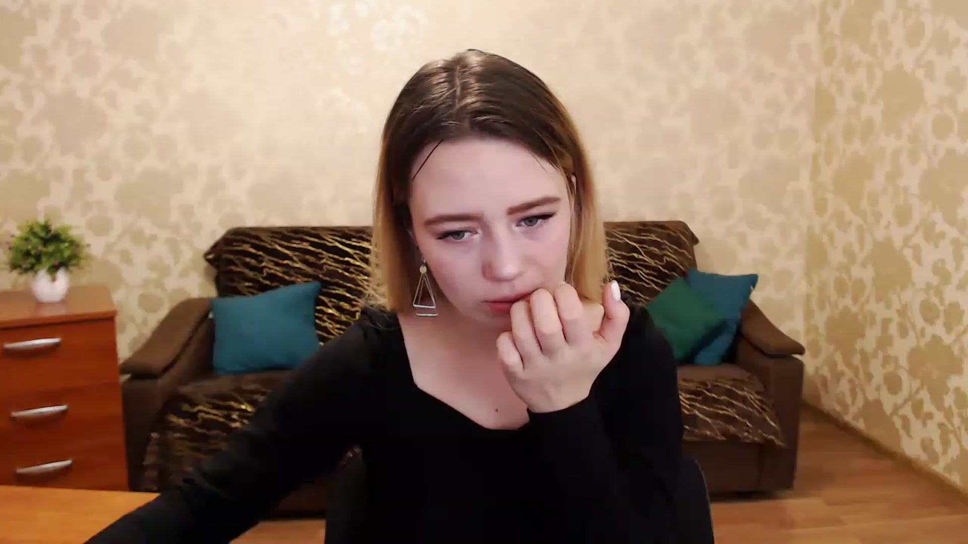Gallery image thumbnail from Bayraktarka's myfreecams stream on, 12/26/2022, 08:05 image 11 of 20
