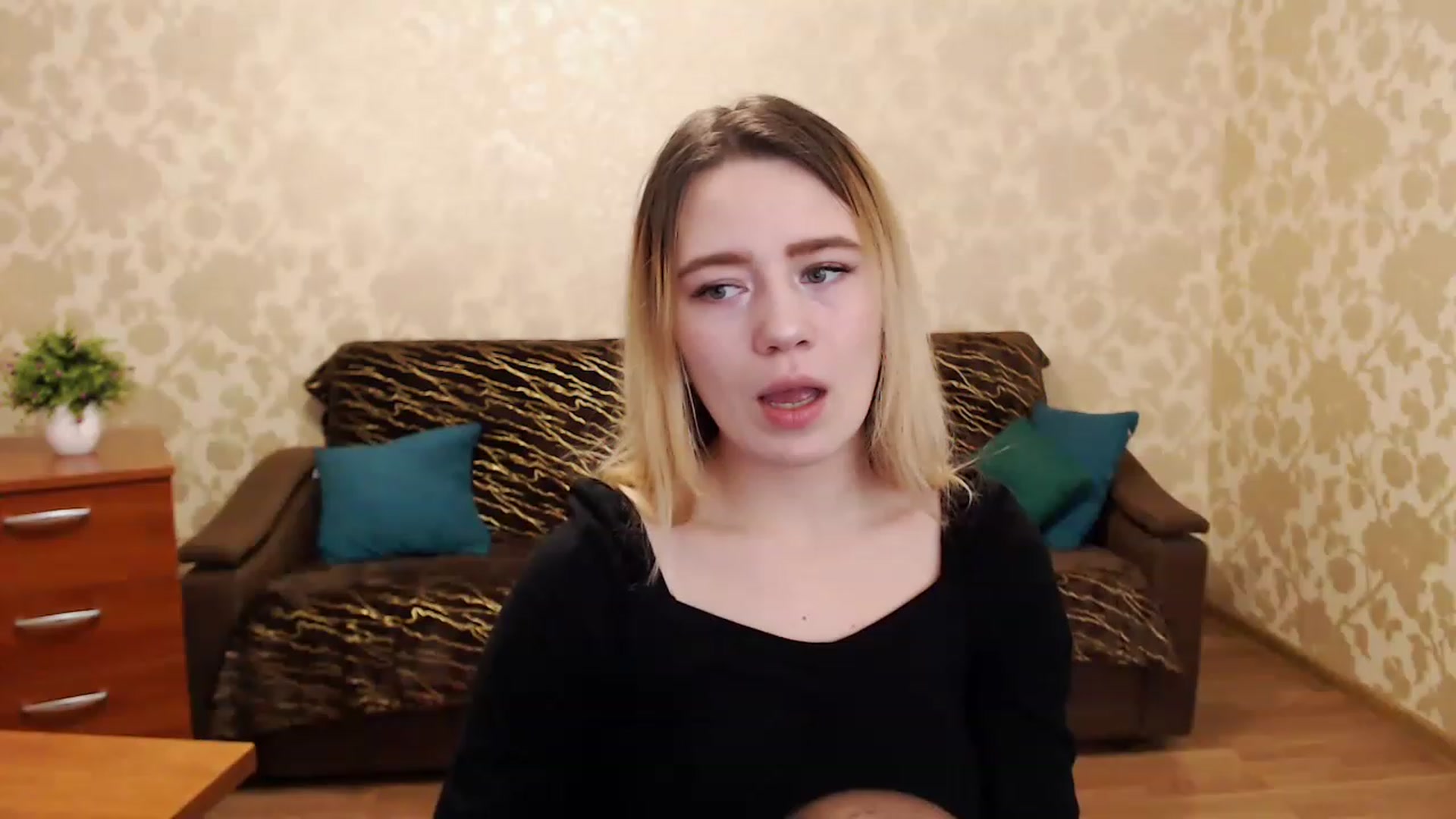 Gallery image thumbnail from Bayraktarka's myfreecams stream on, 12/26/2022, 08:05 image 8 of 20