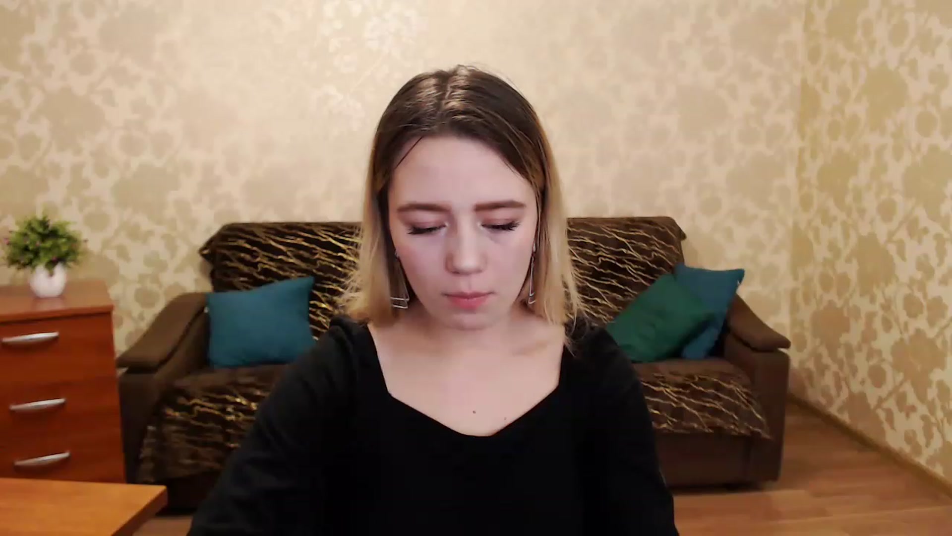 Gallery image thumbnail from Bayraktarka's myfreecams stream on, 12/26/2022, 08:35 image 18 of 20