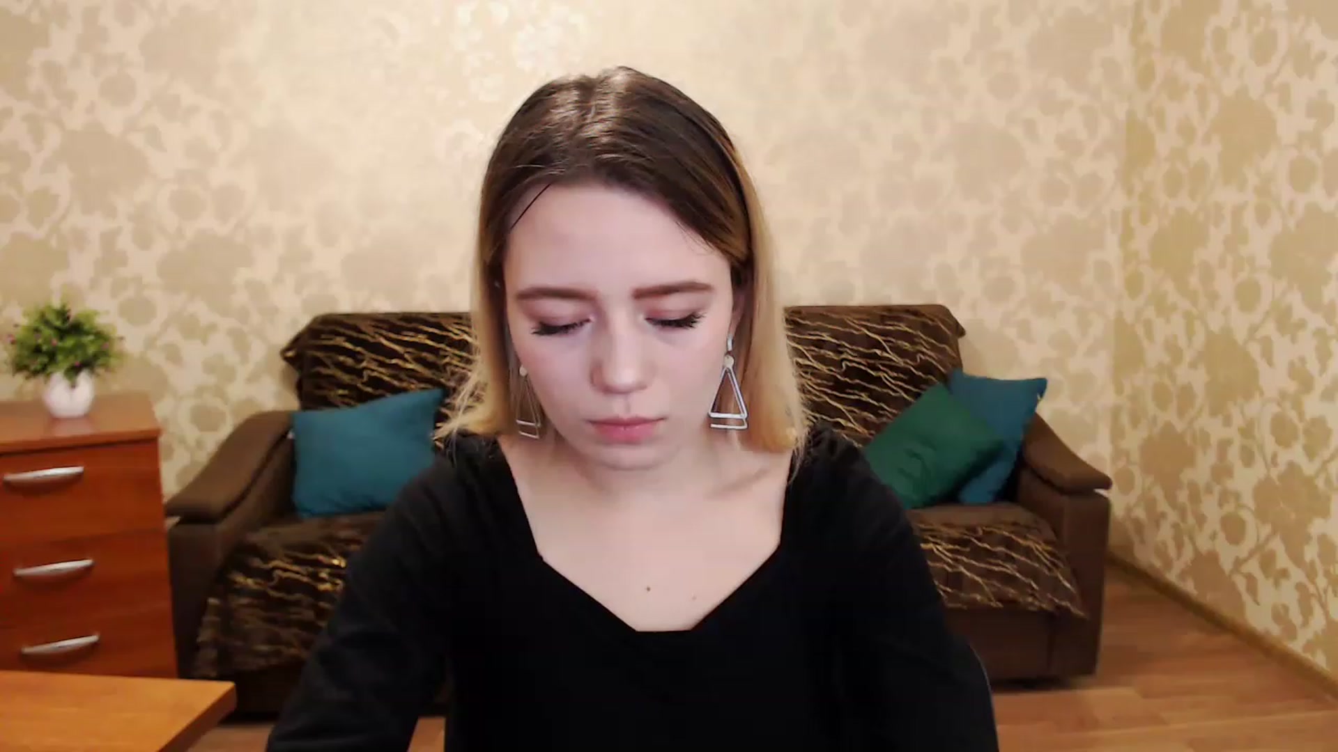 Gallery image thumbnail from Bayraktarka's myfreecams stream on, 12/26/2022, 08:35 image 3 of 20