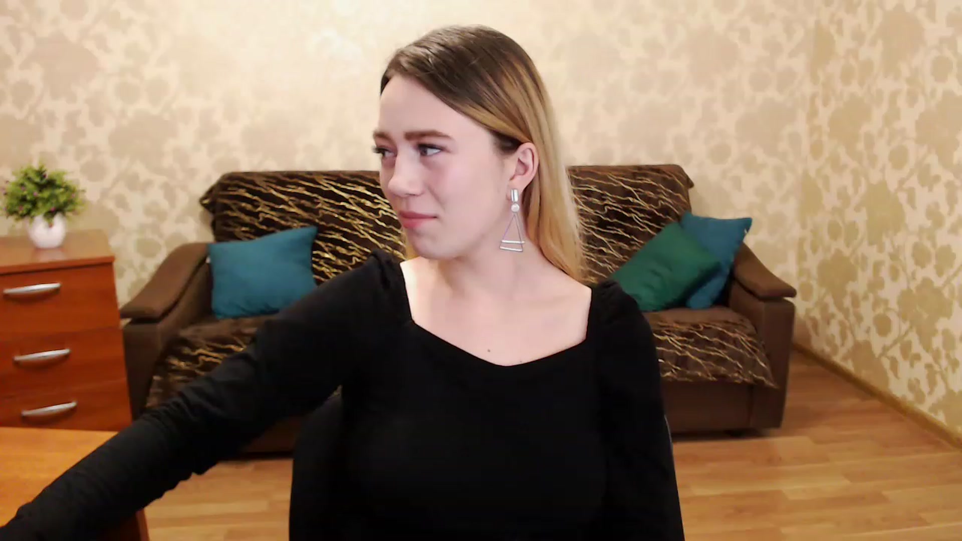 Gallery image thumbnail from Bayraktarka's myfreecams stream on, 12/26/2022, 10:14 image 12 of 20