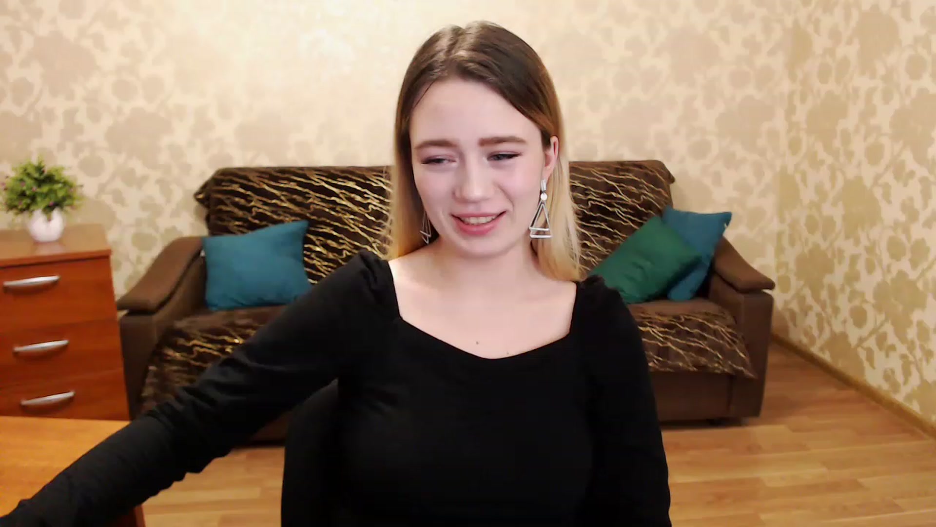 Gallery image thumbnail from Bayraktarka's myfreecams stream on, 12/26/2022, 10:14 image 13 of 20