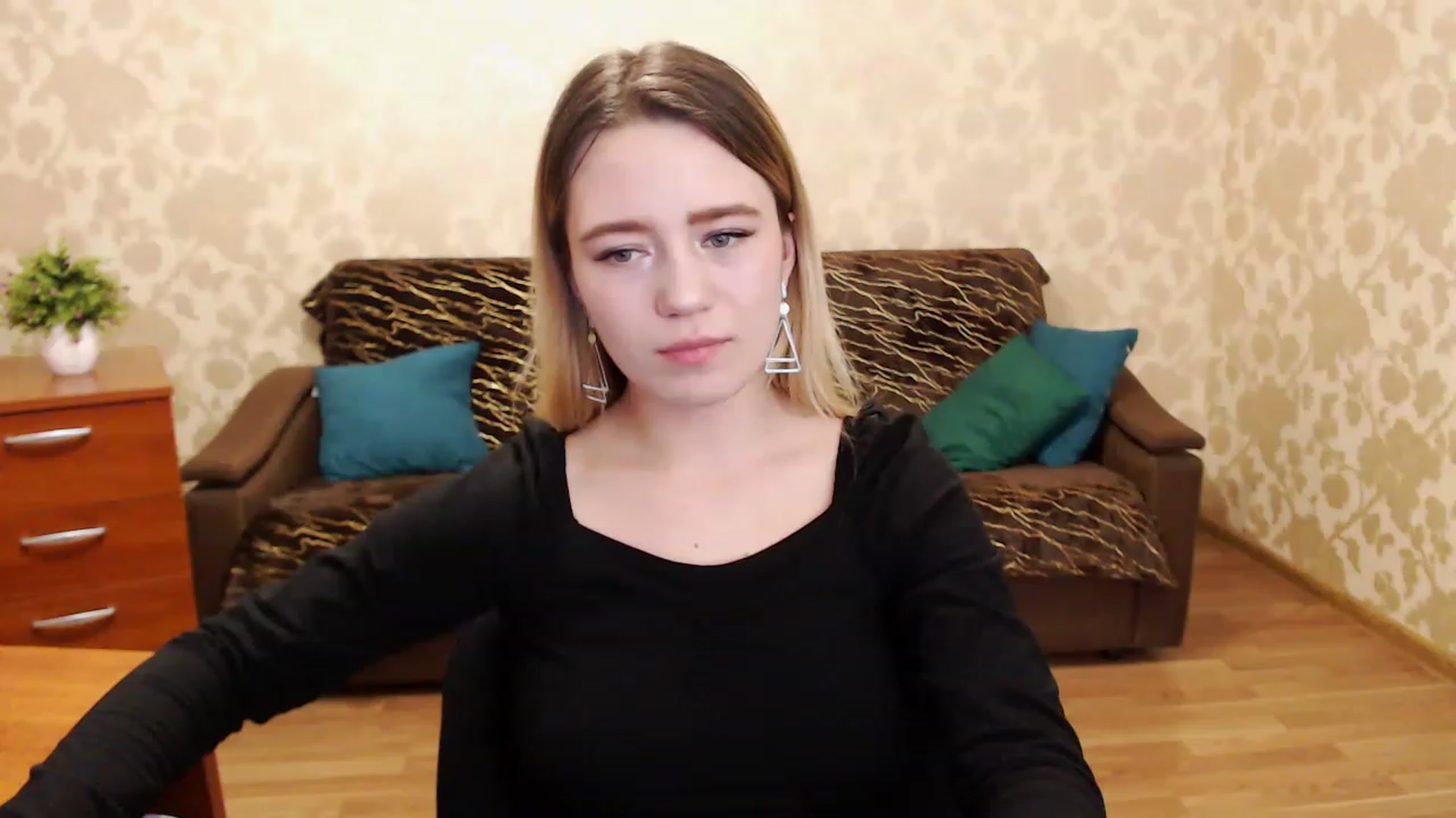 Gallery image thumbnail from Bayraktarka's myfreecams stream on, 12/26/2022, 10:14 image 17 of 20
