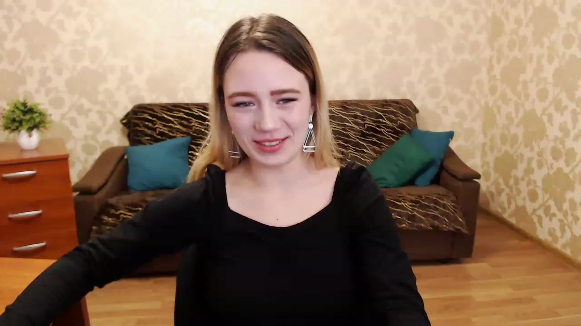 Gallery image thumbnail from Bayraktarka's myfreecams stream on, 12/26/2022, 10:14 image 16 of 20