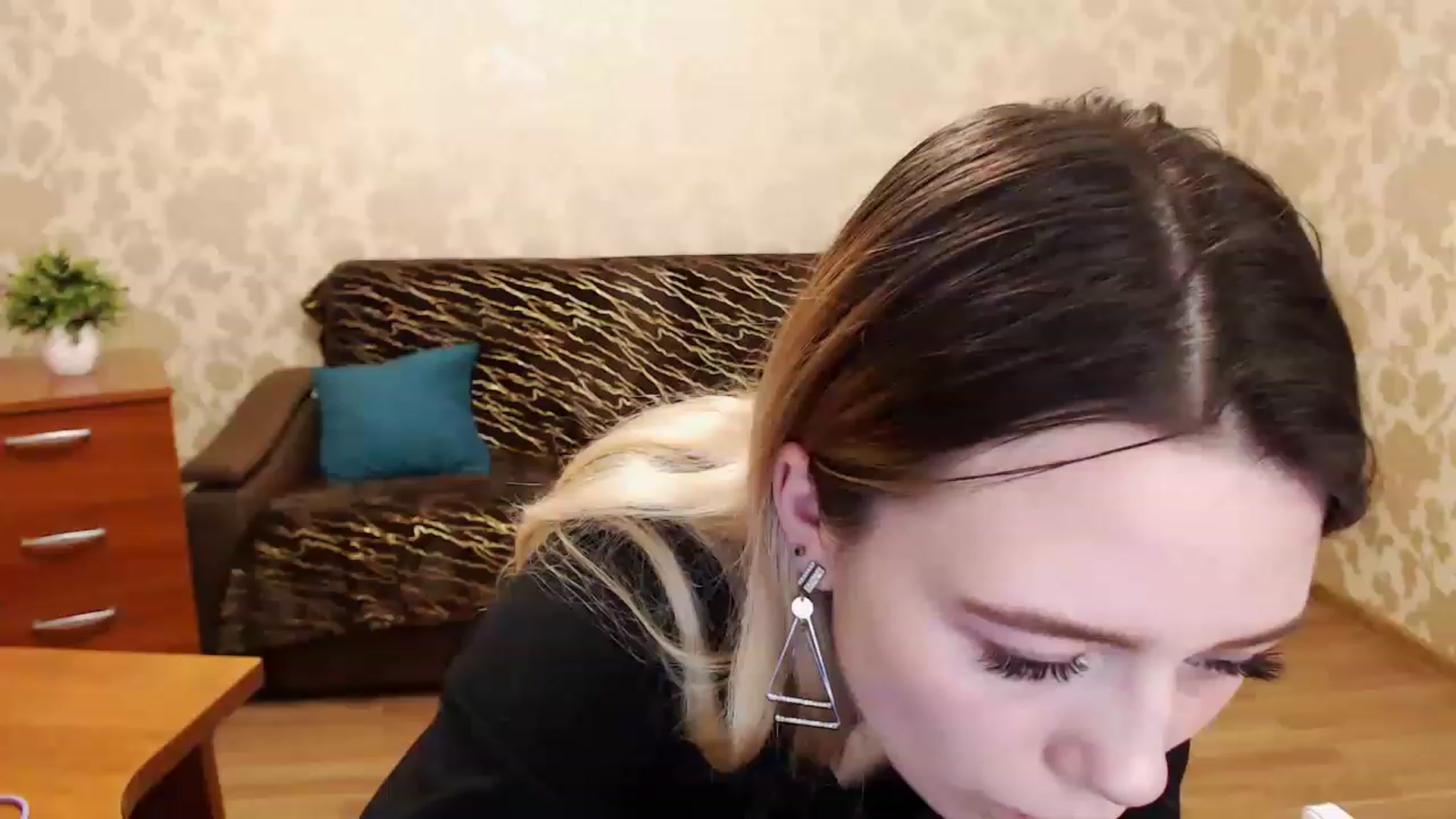Gallery image thumbnail from Bayraktarka's myfreecams stream on, 12/26/2022, 10:14 image 1 of 20
