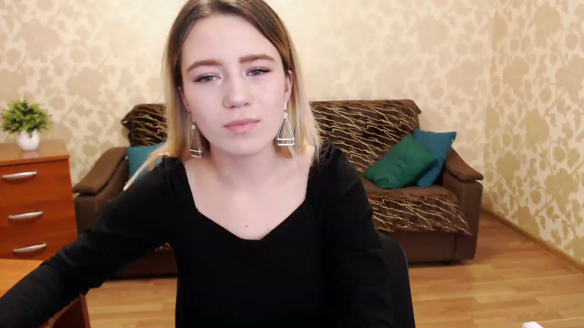 Gallery image thumbnail from Bayraktarka's myfreecams stream on, 12/26/2022, 10:14 image 6 of 20