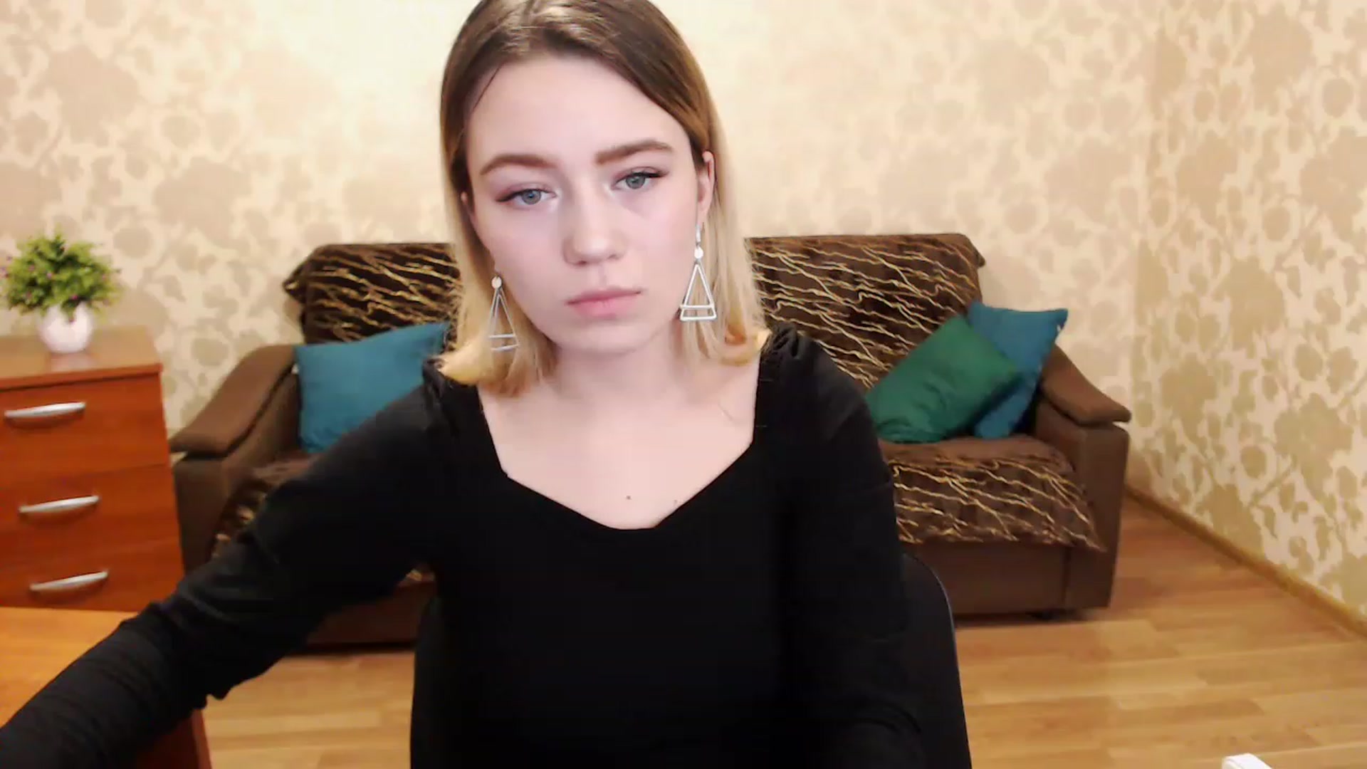 Gallery image thumbnail from Bayraktarka's myfreecams stream on, 12/26/2022, 10:14 image 3 of 20