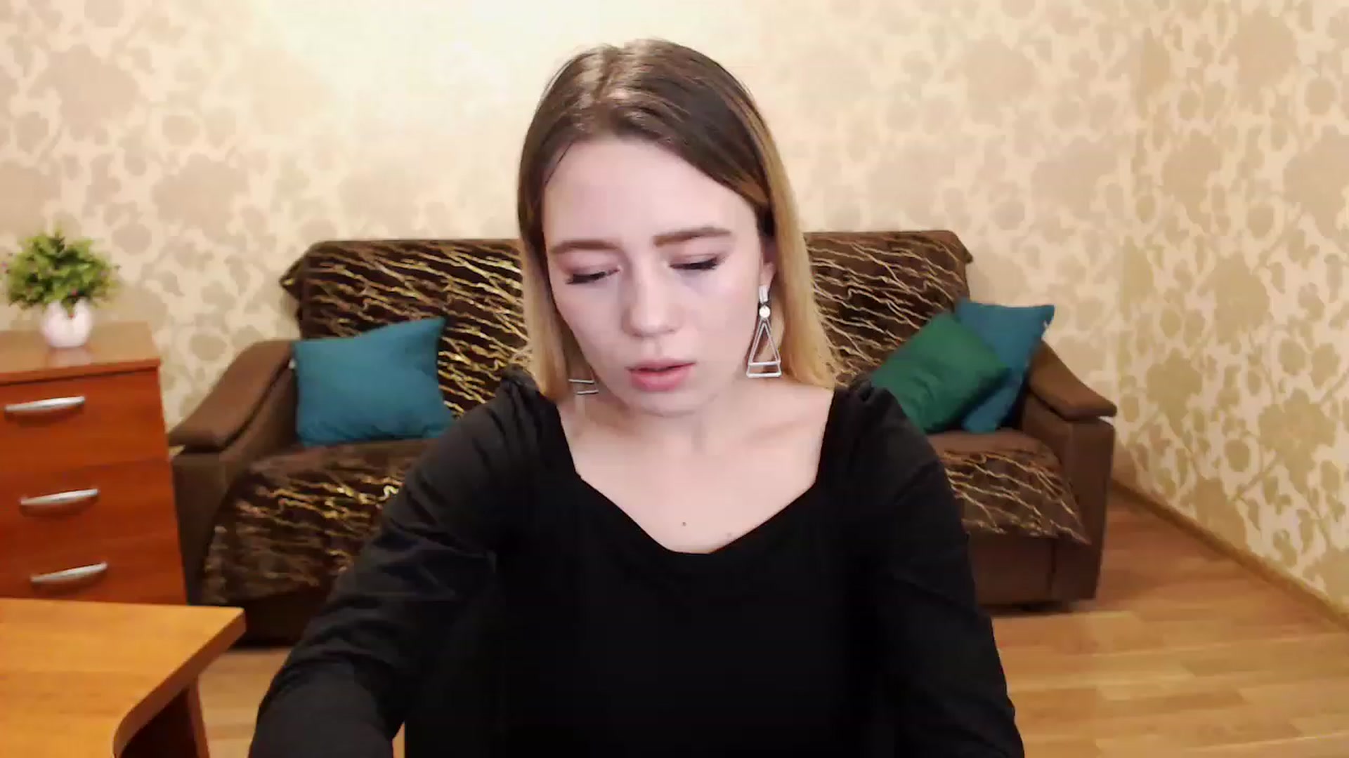 Gallery image thumbnail from Bayraktarka's myfreecams stream on, 12/26/2022, 10:14 image 18 of 20
