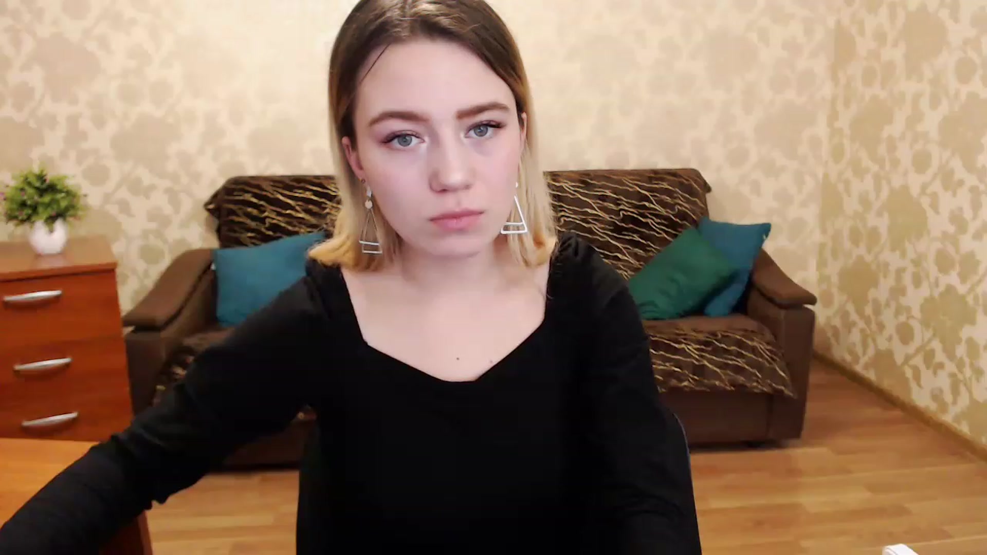 Gallery image thumbnail from Bayraktarka's myfreecams stream on, 12/26/2022, 10:14 image 2 of 20