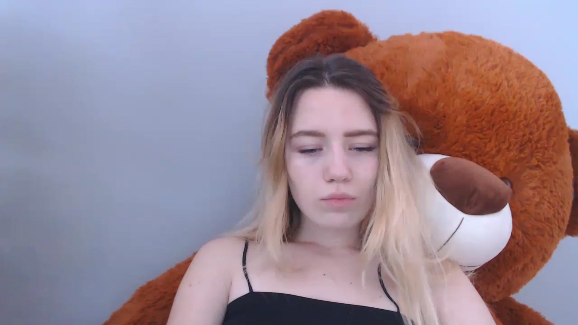 Gallery image thumbnail from Bayraktarka's myfreecams stream on, 12/28/2022, 10:27 image 10 of 20