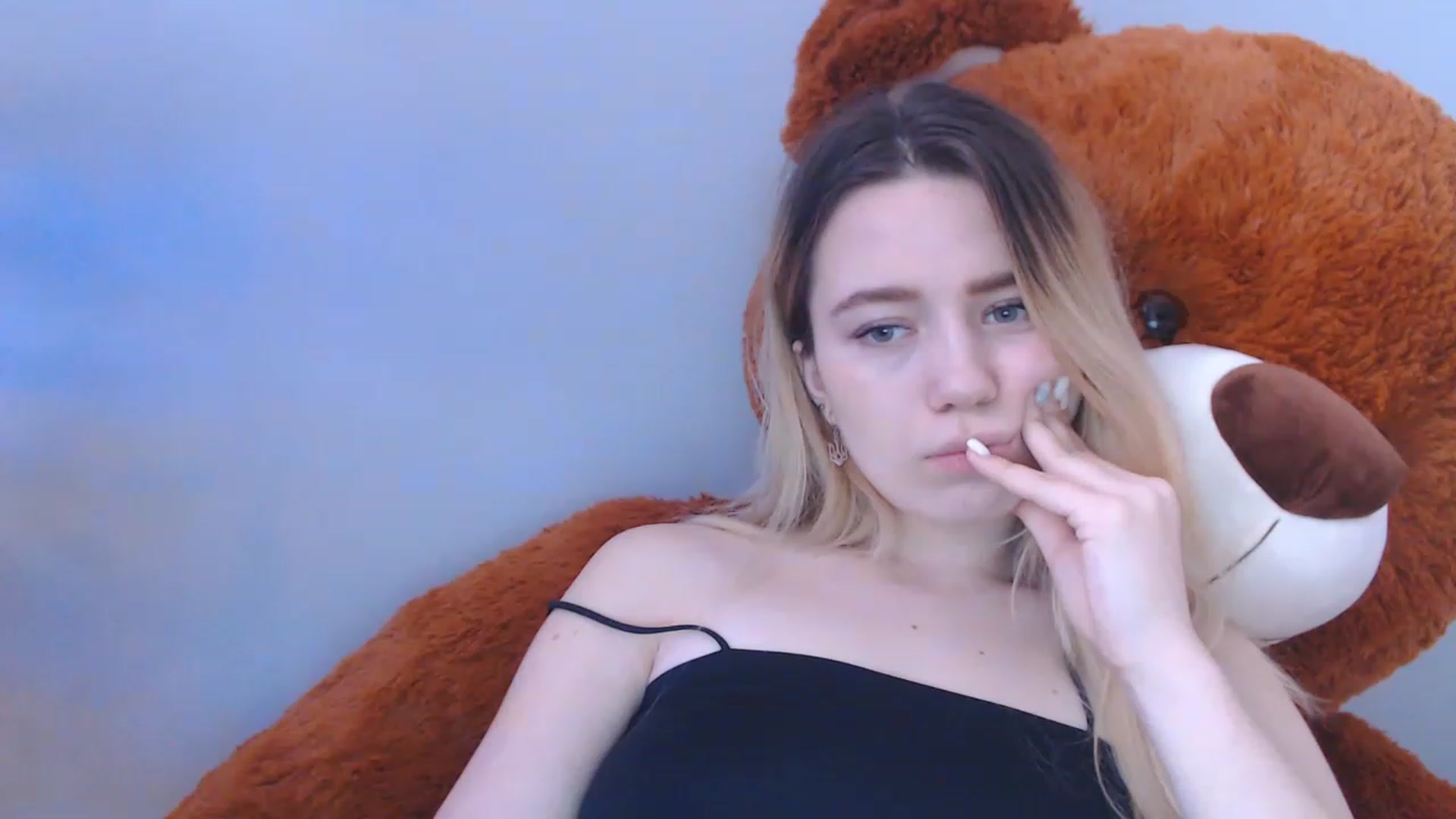 Gallery image thumbnail from Bayraktarka's myfreecams stream on, 12/28/2022, 10:27 image 15 of 20