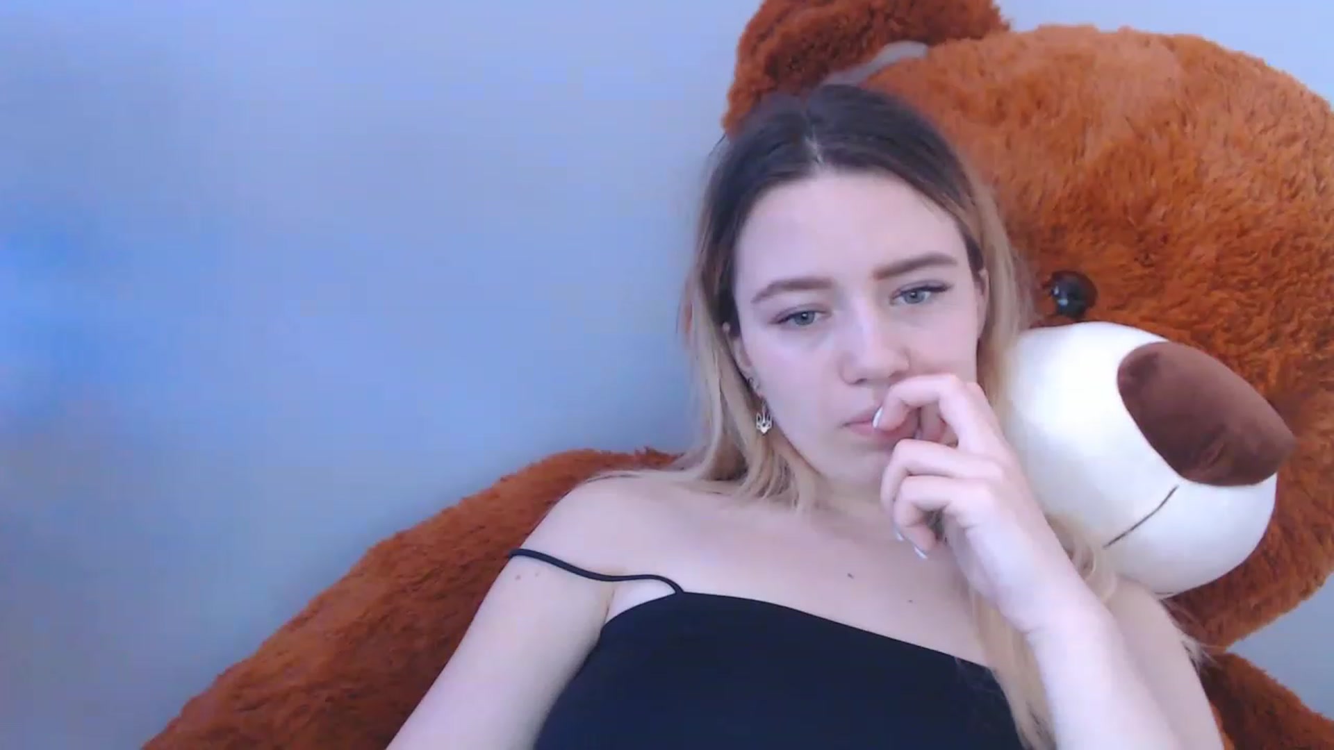 Gallery image thumbnail from Bayraktarka's myfreecams stream on, 12/28/2022, 10:27 image 17 of 20